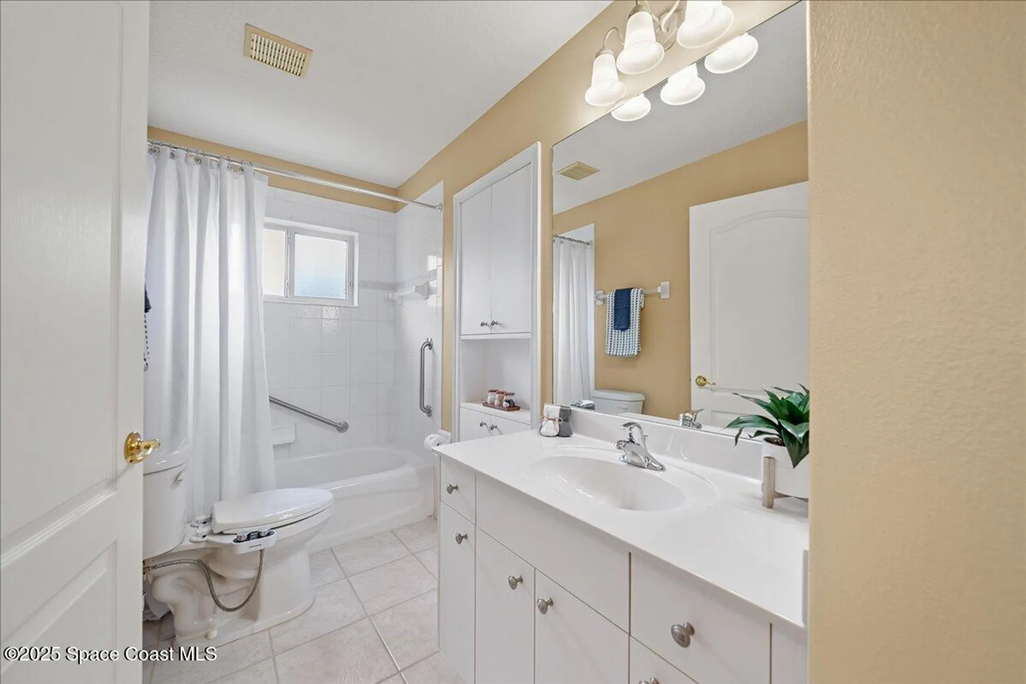 Property Slideshow image 17 of 41 | 1671 lago mar dr, Melbourne, FL, 32940