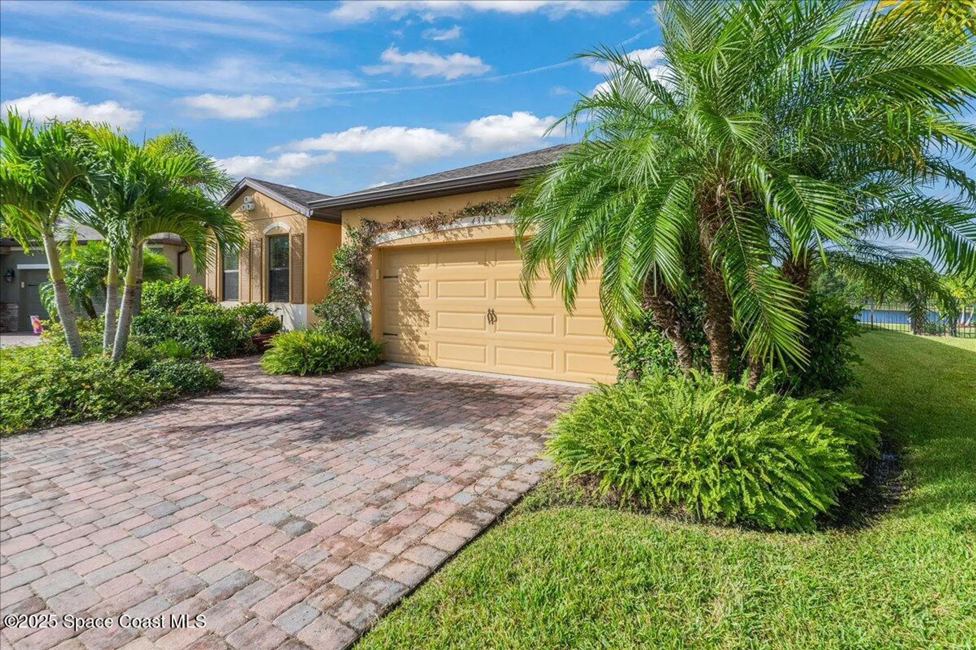 Property Slideshow image 7 of 73 | 4344 caladium cir, West Melbourne, FL, 32904