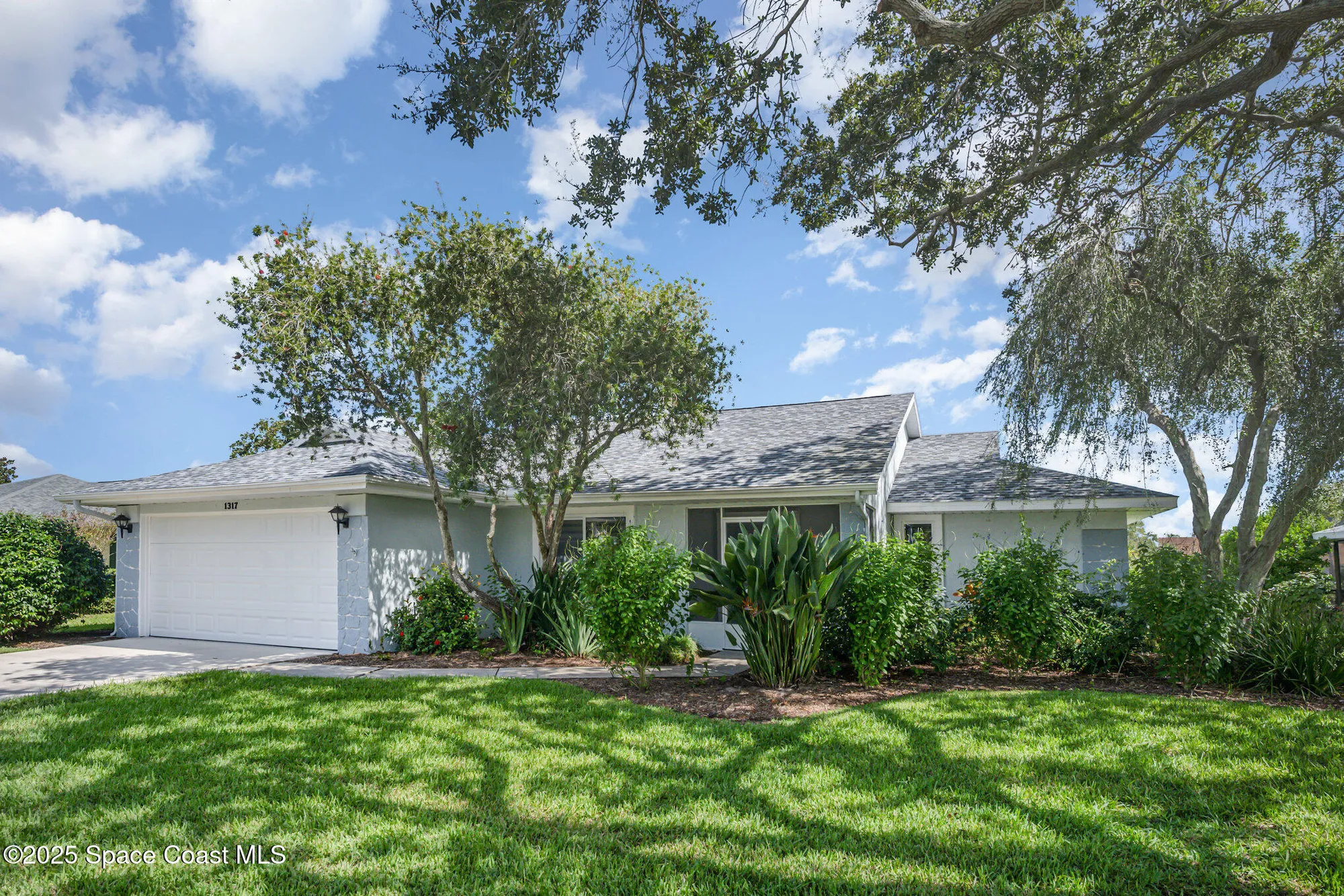 Property Slideshow image 2 of 40 | 1317 independence ave, Melbourne, FL, 32940