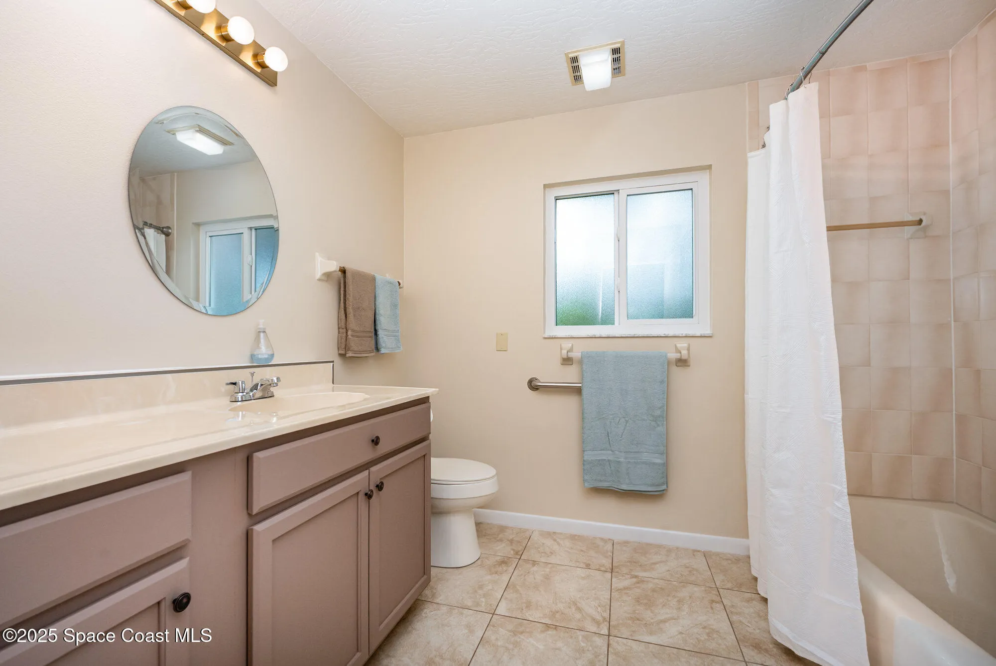 Property Slideshow image 8 of 40 | 1317 independence ave, Melbourne, FL, 32940