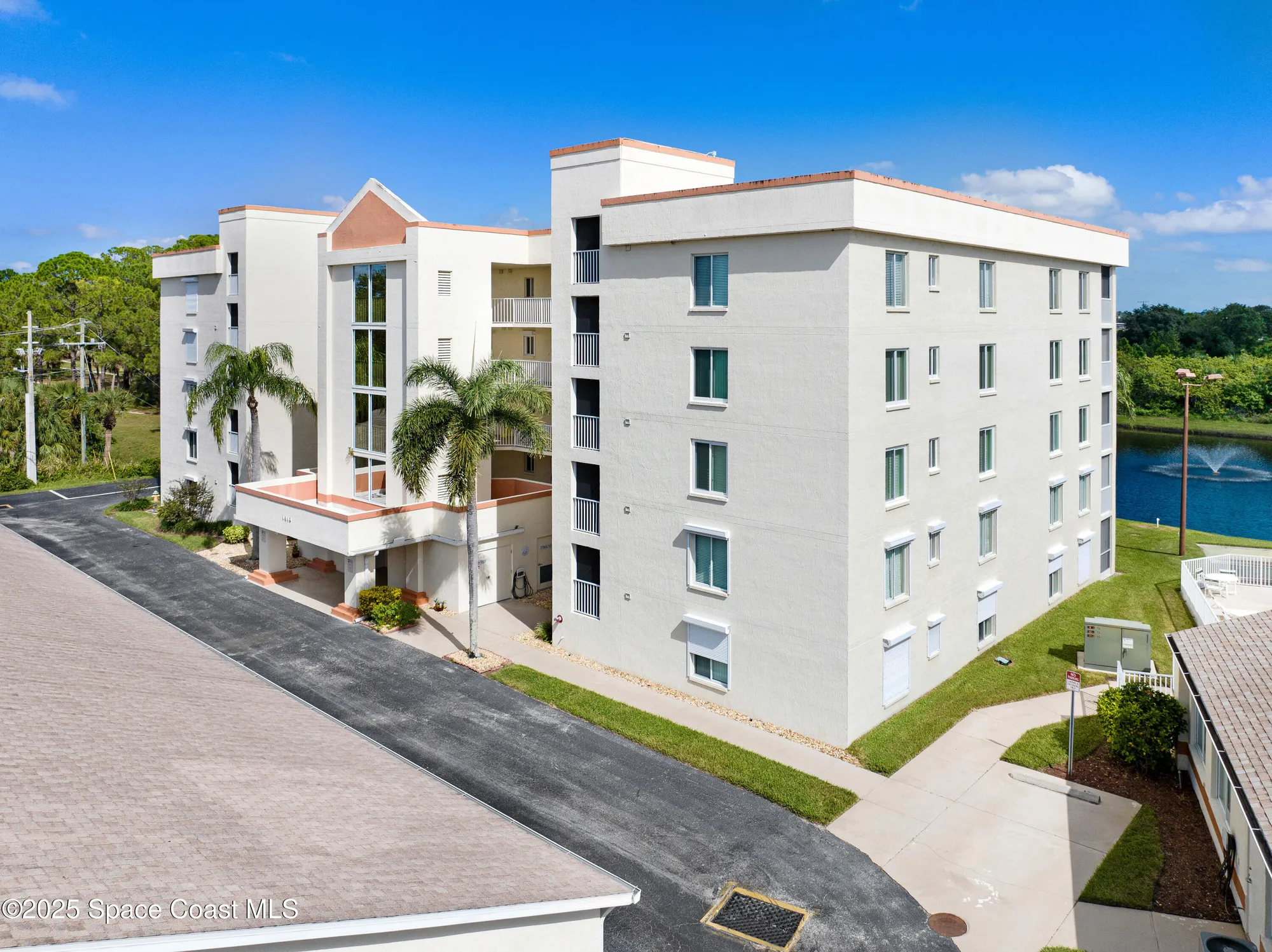 Property Slideshow image 1 of 46 | 1410 huntington ln 1203, Rockledge, FL, 32955