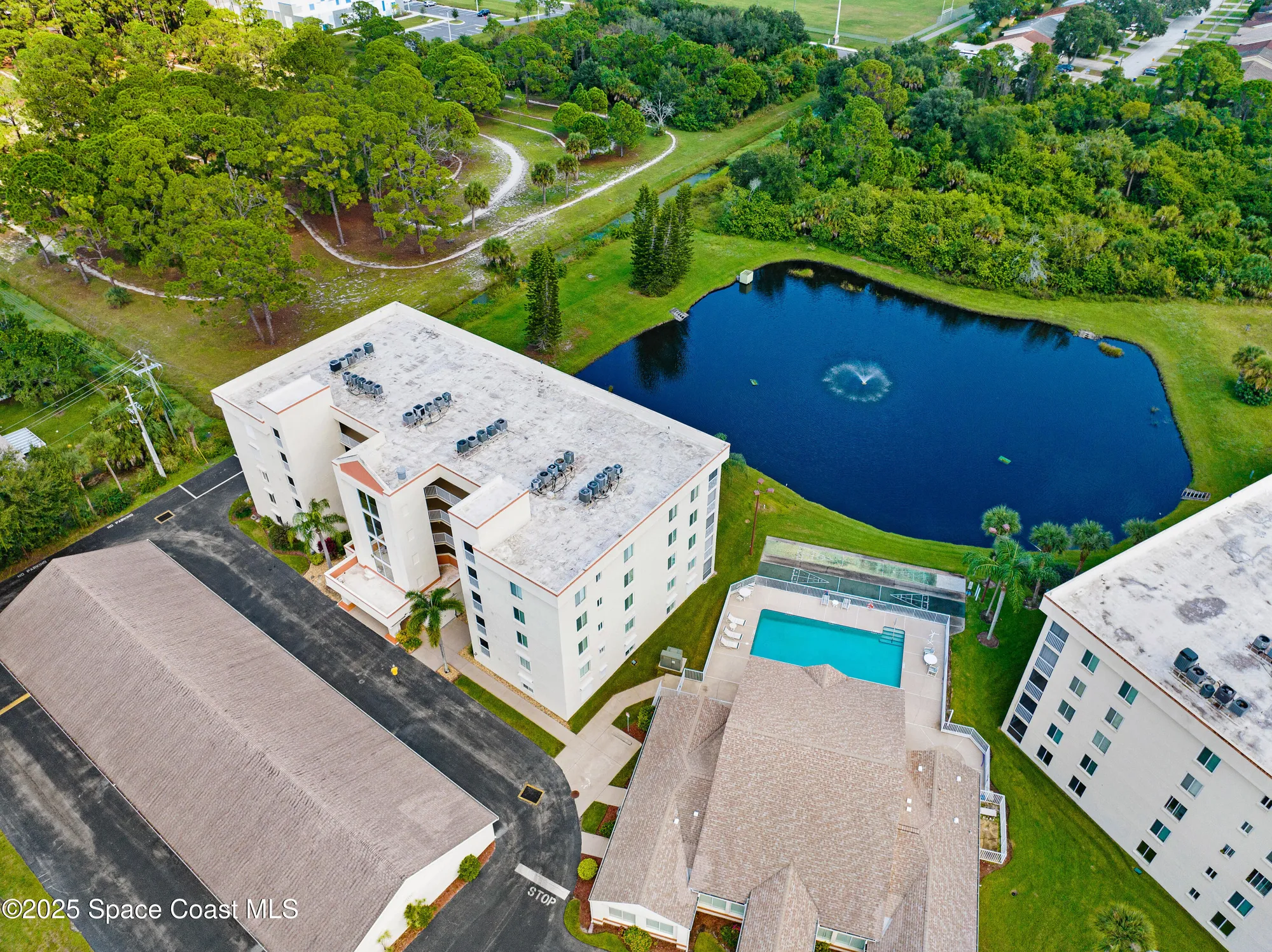 Property Slideshow image 39 of 46 | 1410 huntington ln 1203, Rockledge, FL, 32955