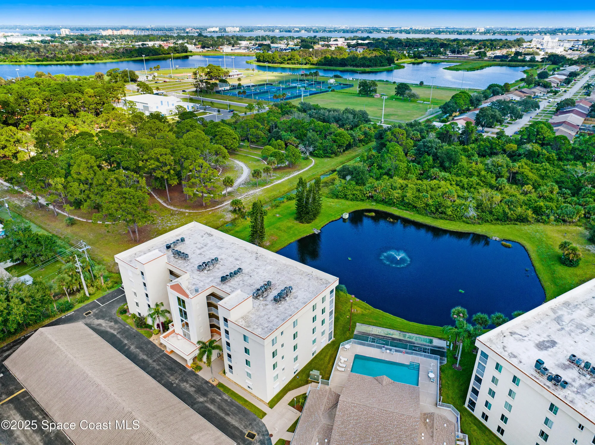 Property Slideshow image 38 of 46 | 1410 huntington ln 1203, Rockledge, FL, 32955