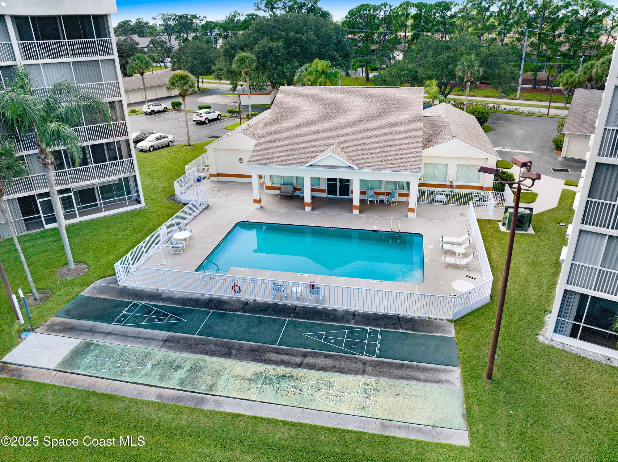Property Slideshow image 34 of 46 | 1410 huntington ln 1203, Rockledge, FL, 32955