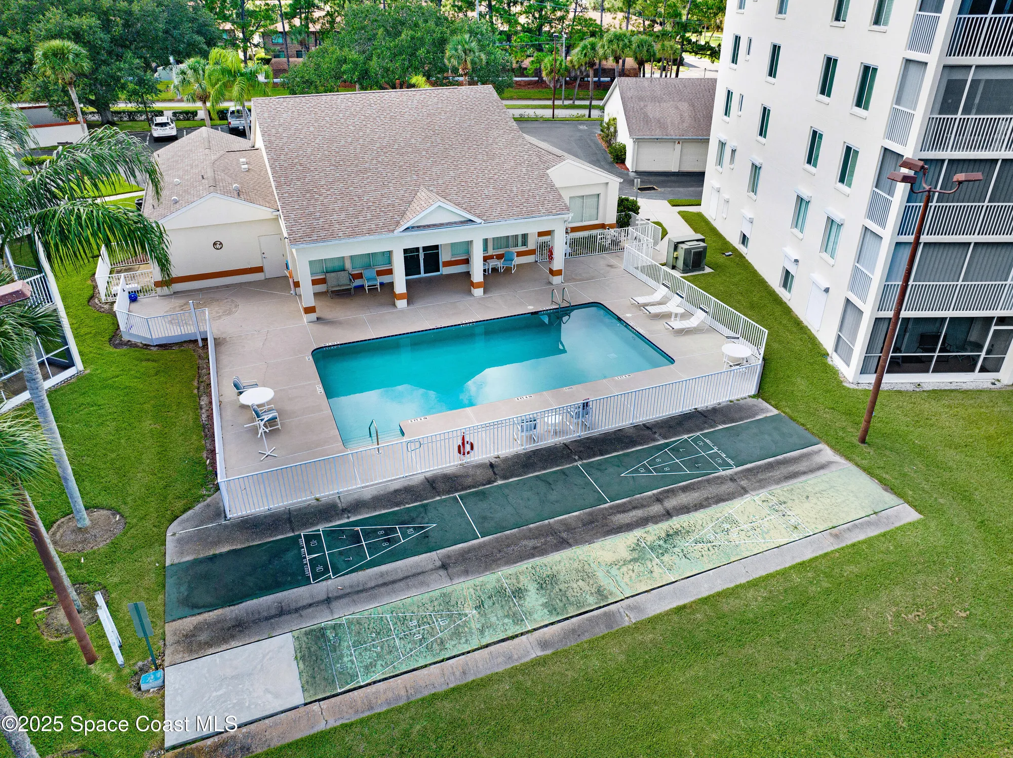 Property Slideshow image 35 of 46 | 1410 huntington ln 1203, Rockledge, FL, 32955