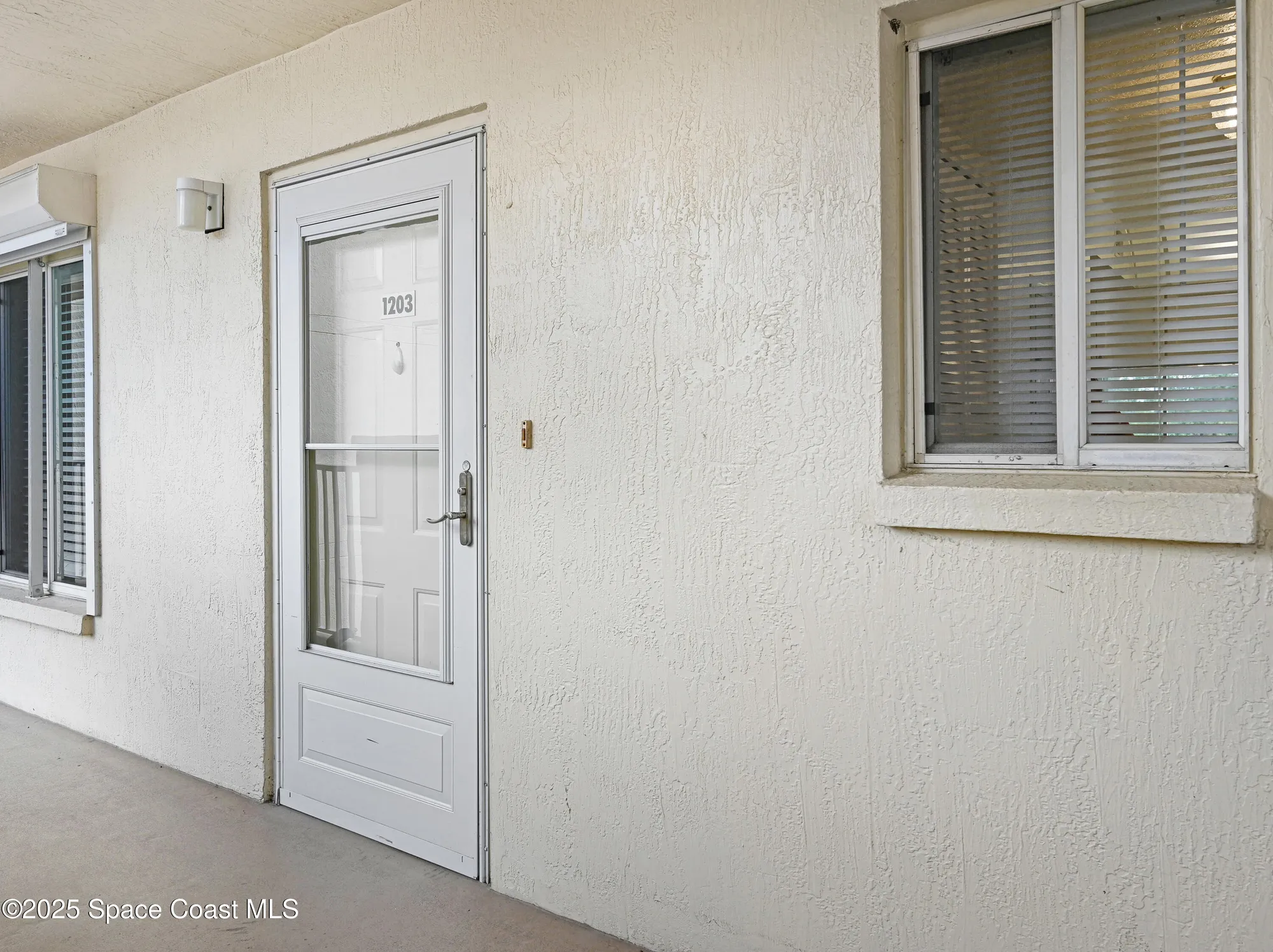 Property Slideshow image 4 of 46 | 1410 huntington ln 1203, Rockledge, FL, 32955