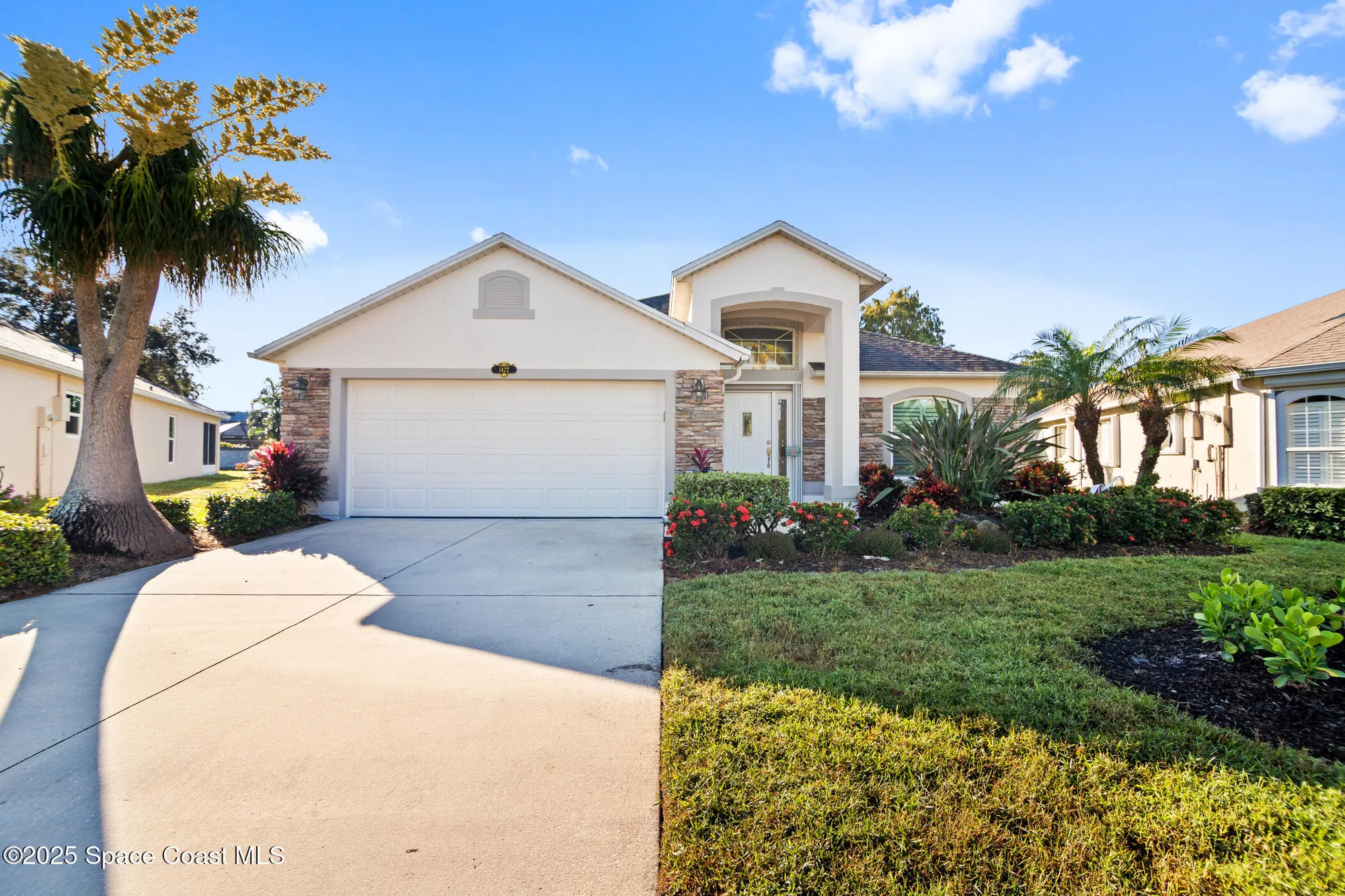 Property Slideshow image 4 of 53 | 1422 keys gate dr, Melbourne, FL, 32940