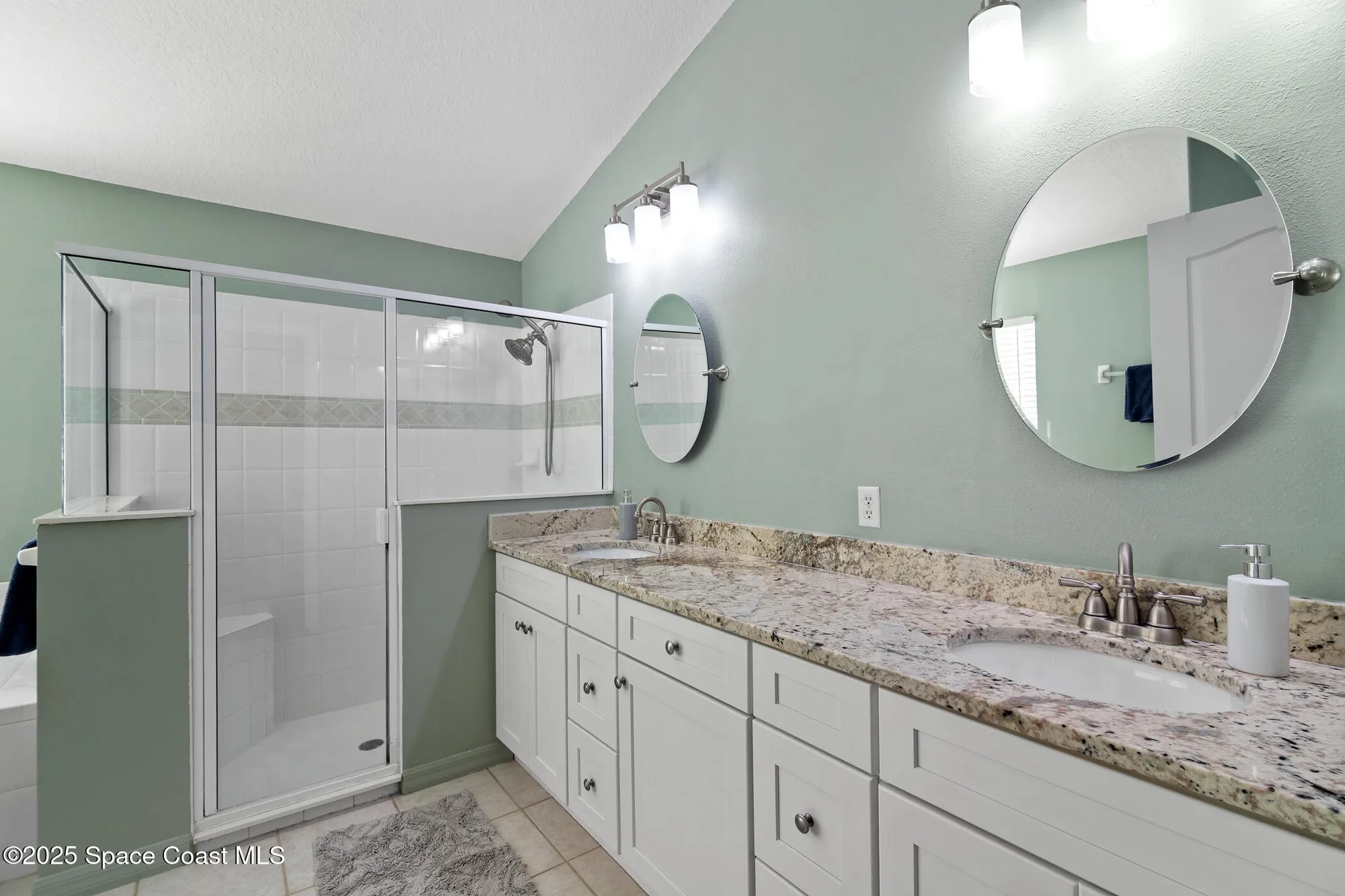 Property Slideshow image 18 of 53 | 1422 keys gate dr, Melbourne, FL, 32940