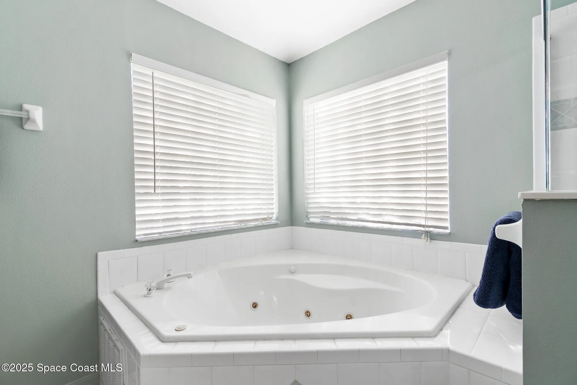 Property Slideshow image 19 of 53 | 1422 keys gate dr, Melbourne, FL, 32940