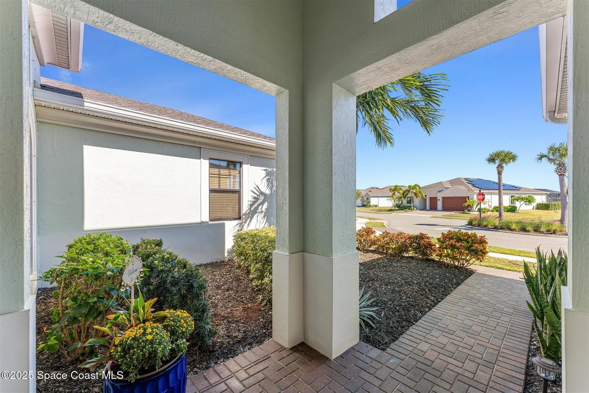 Property Slideshow image 6 of 84 | 2572 chapel bridge ln, Melbourne, FL, 32940