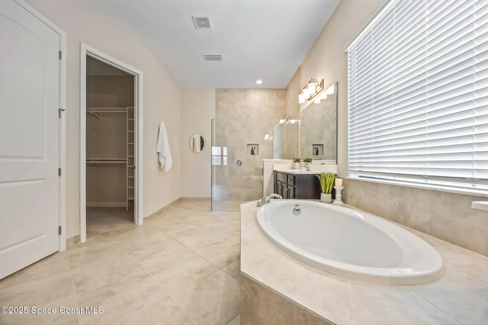 Property Slideshow image 22 of 44 | 2300 caravan pl, Melbourne, FL, 32940