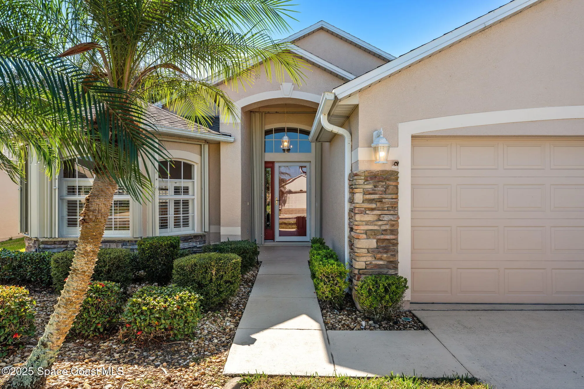 Property Slideshow image 2 of 52 | 1690 lago mar dr, Melbourne, FL, 32940