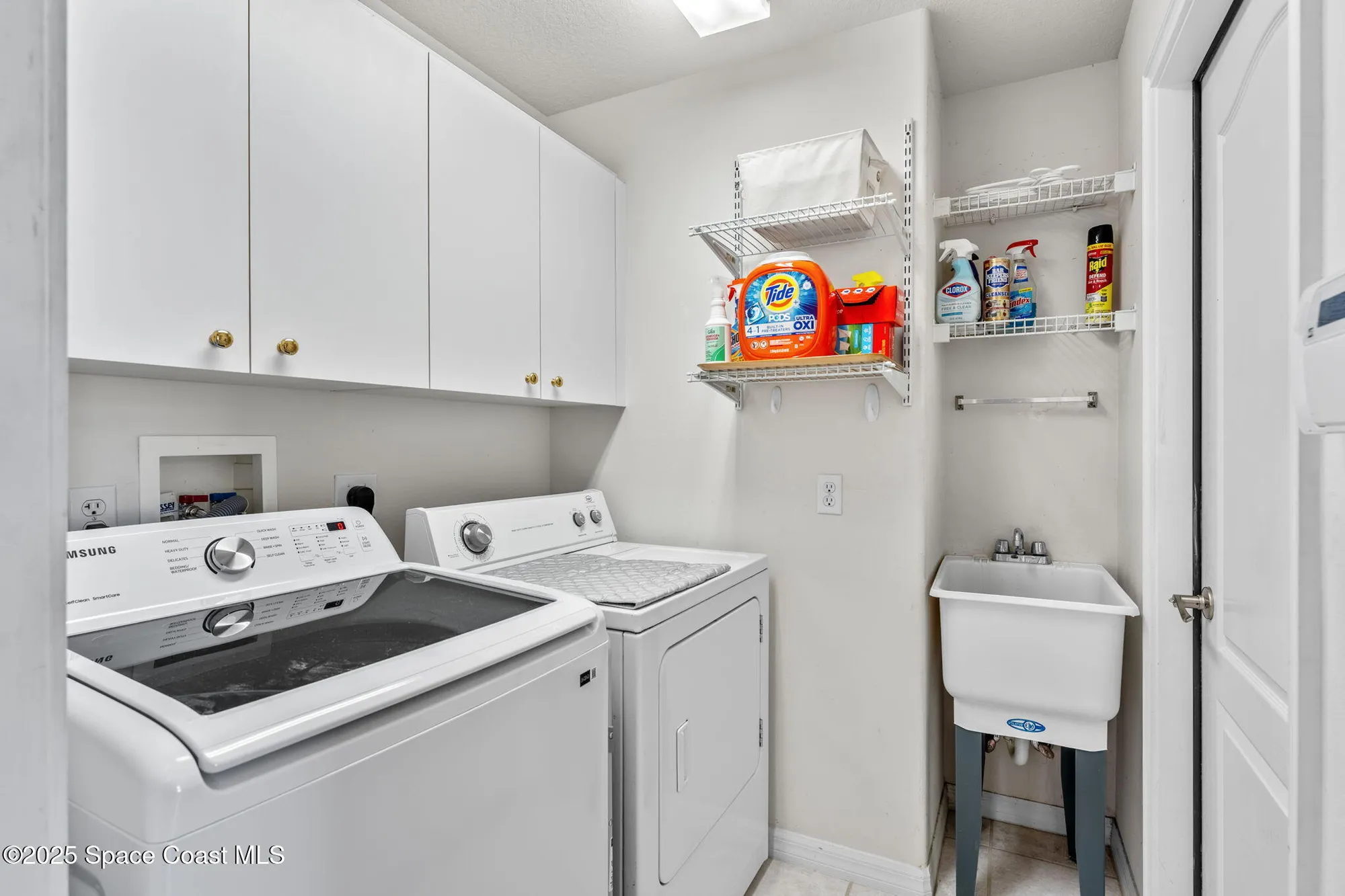 Property Slideshow image 21 of 52 | 1690 lago mar dr, Melbourne, FL, 32940