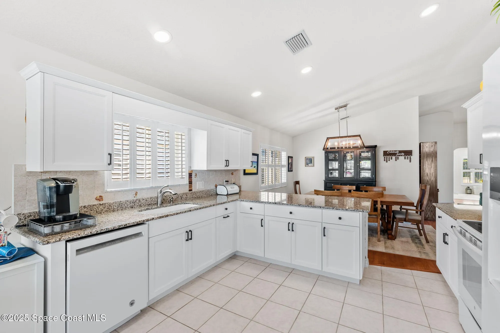 Property Slideshow image 10 of 52 | 1690 lago mar dr, Melbourne, FL, 32940