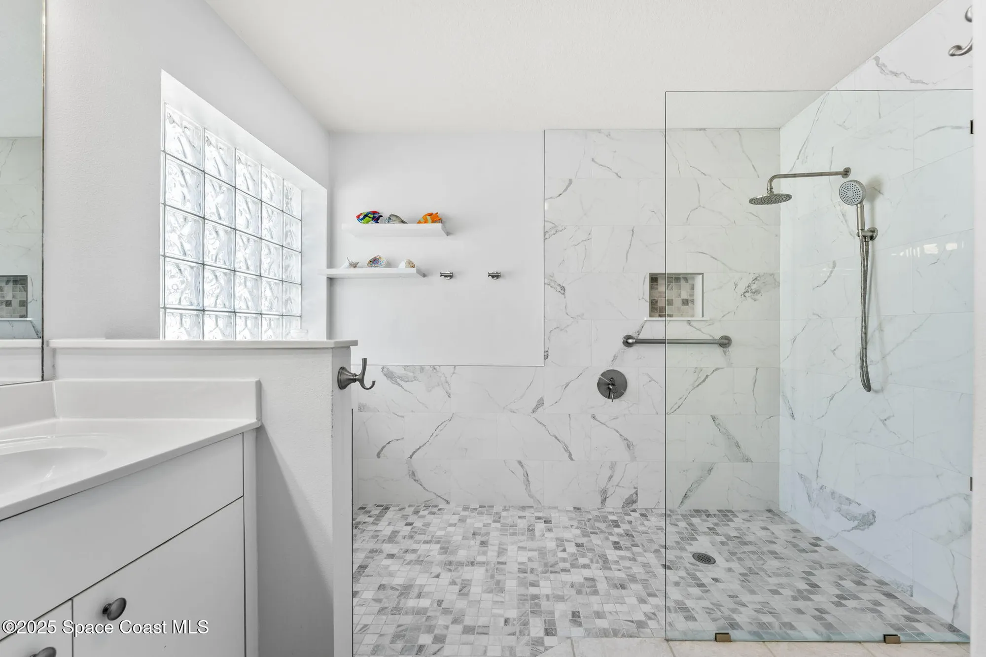 Property Slideshow image 16 of 52 | 1690 lago mar dr, Melbourne, FL, 32940