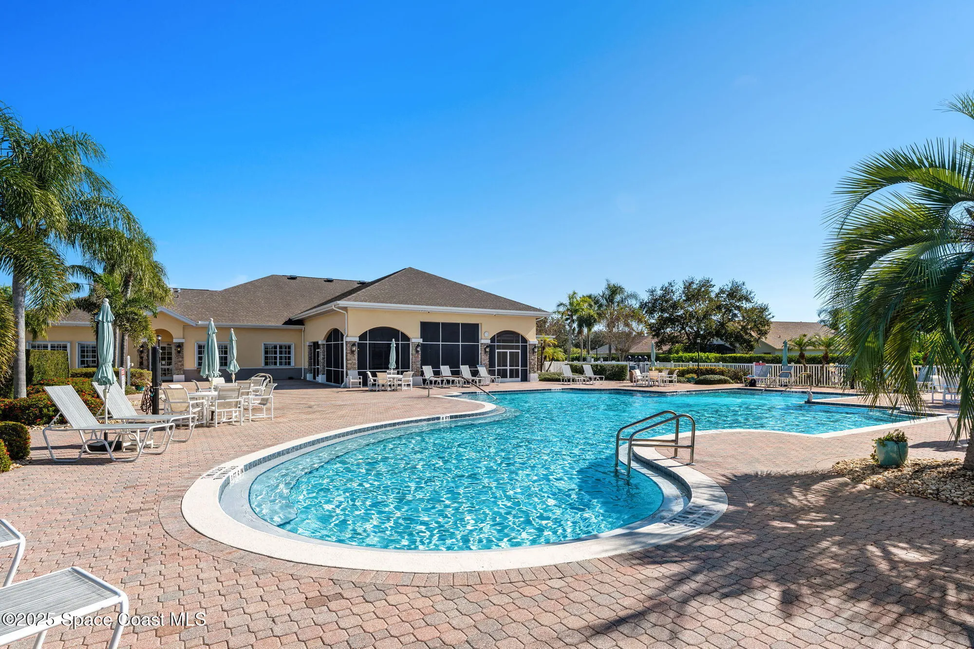 Property Slideshow image 32 of 52 | 1690 lago mar dr, Melbourne, FL, 32940