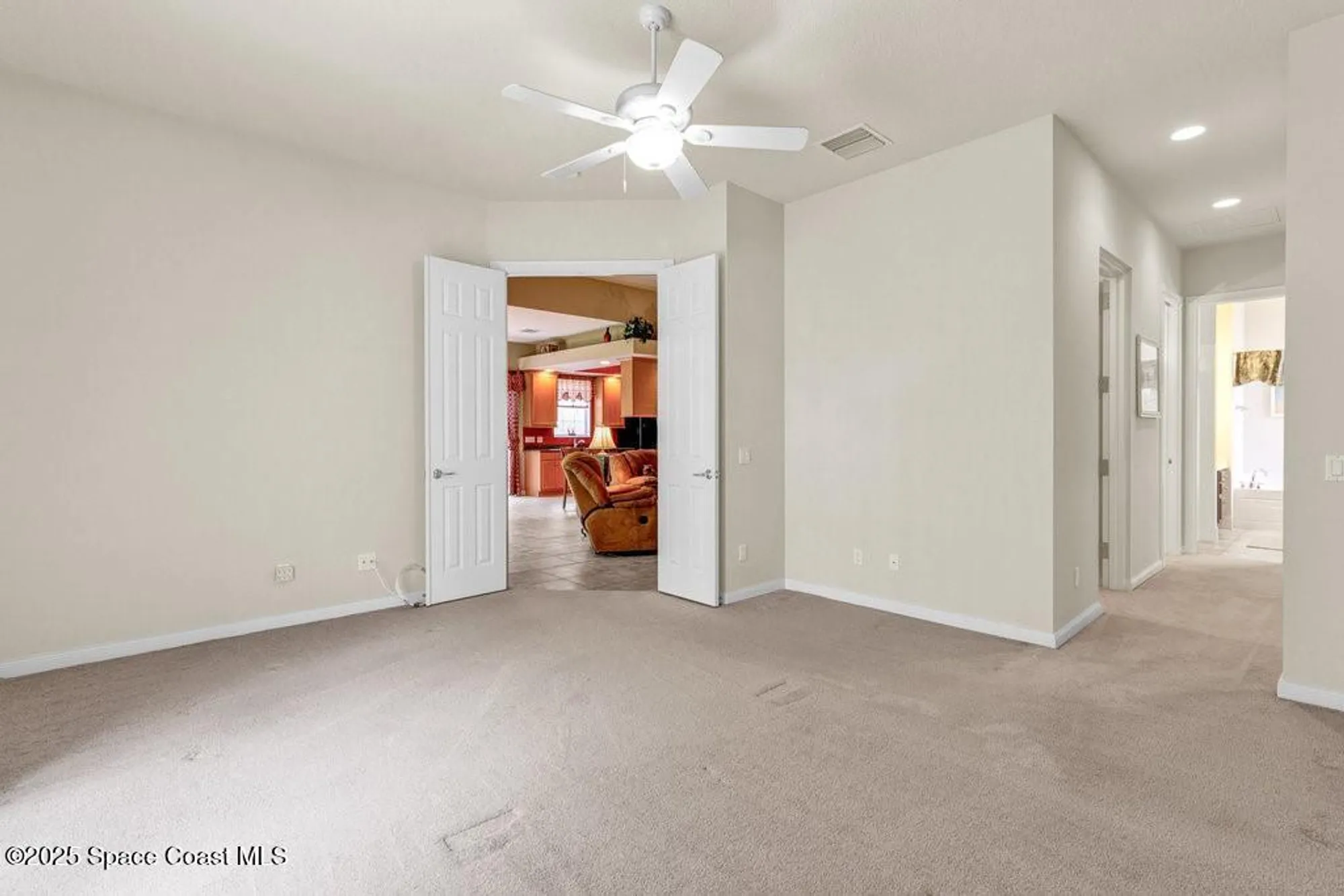 Property Slideshow image 9 of 33 | 5209 eleuthra cir, Vero Beach, FL, 32967
