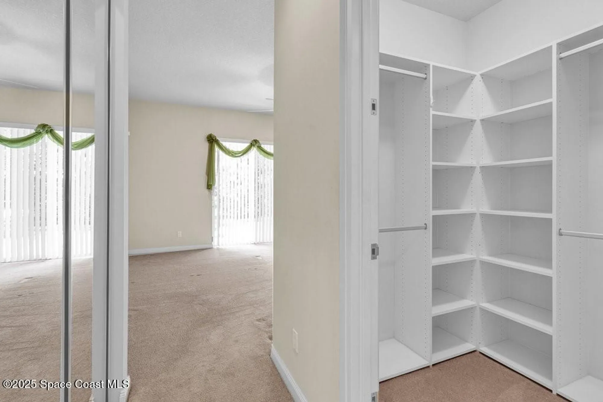 Property Slideshow image 13 of 33 | 5209 eleuthra cir, Vero Beach, FL, 32967