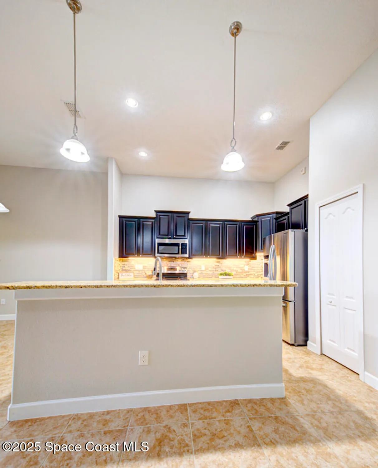 Property Slideshow image 14 of 67 | 3352 russ pl, Melbourne, FL, 32940
