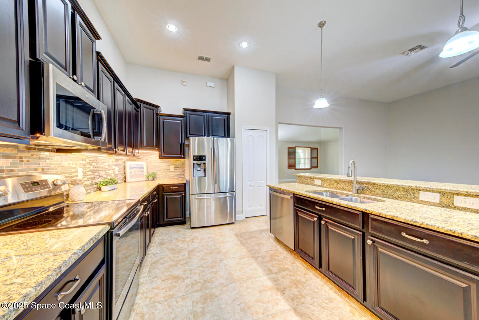 Property Slideshow image 10 of 67 | 3352 russ pl, Melbourne, FL, 32940