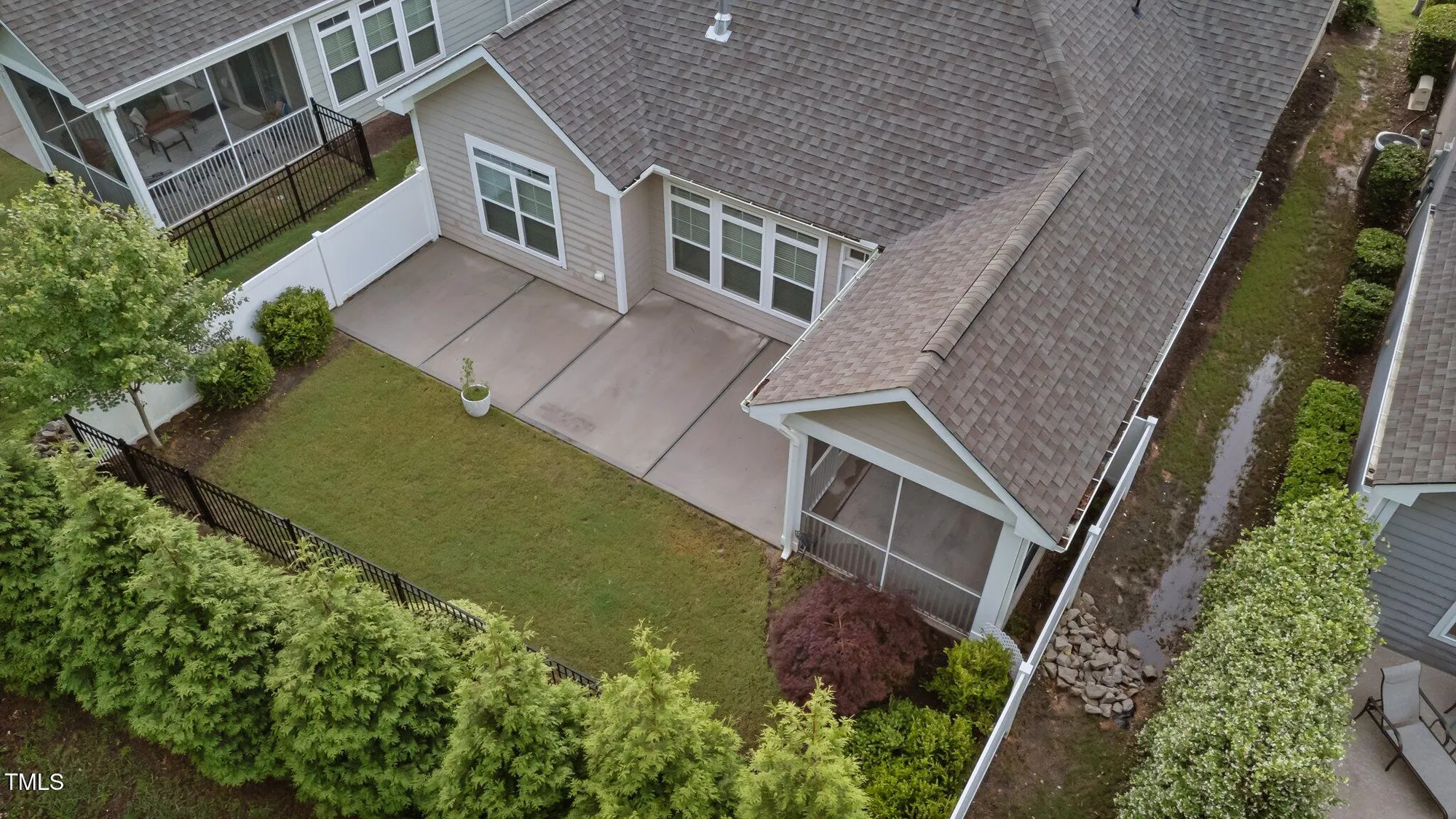 Property Slideshow image 36 of 41 | 80 bramble ln, Clayton, NC, 27527