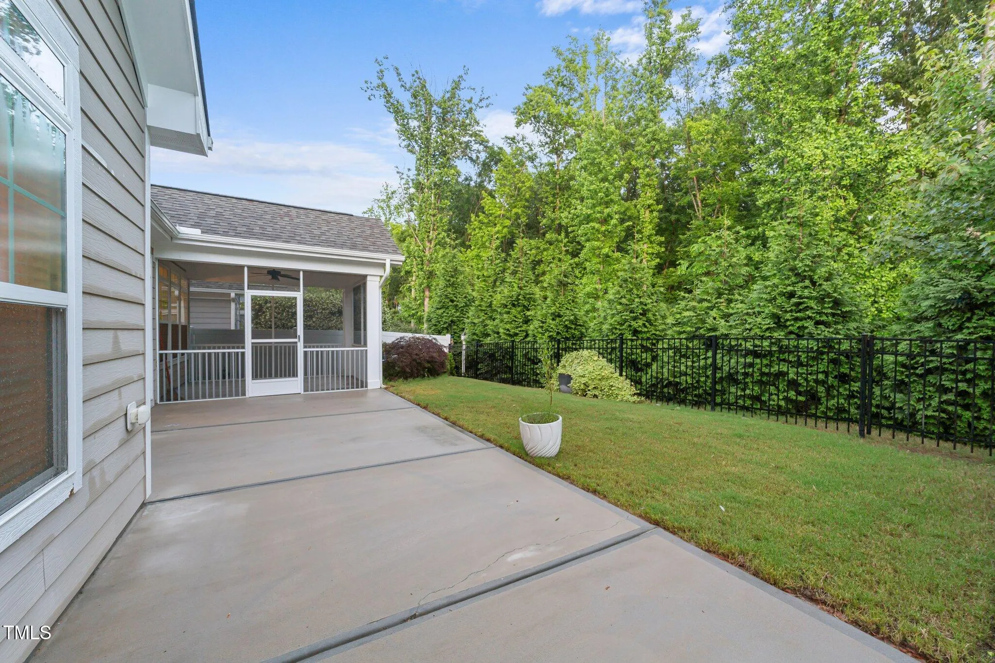 Property Slideshow image 33 of 41 | 80 bramble ln, Clayton, NC, 27527
