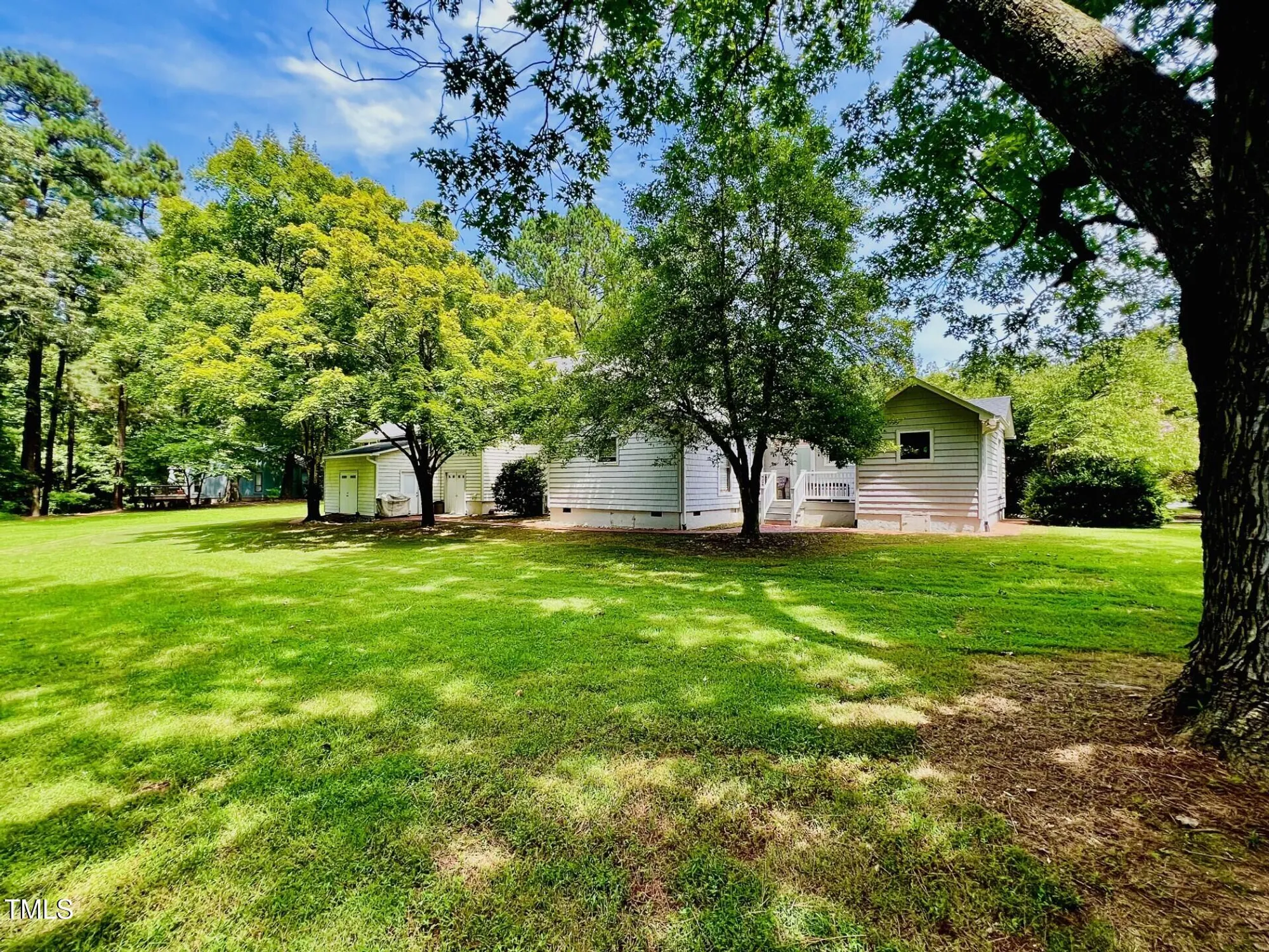 Property Slideshow image 5 of 55 | 135 weatherbend, Pittsboro, NC, 27312