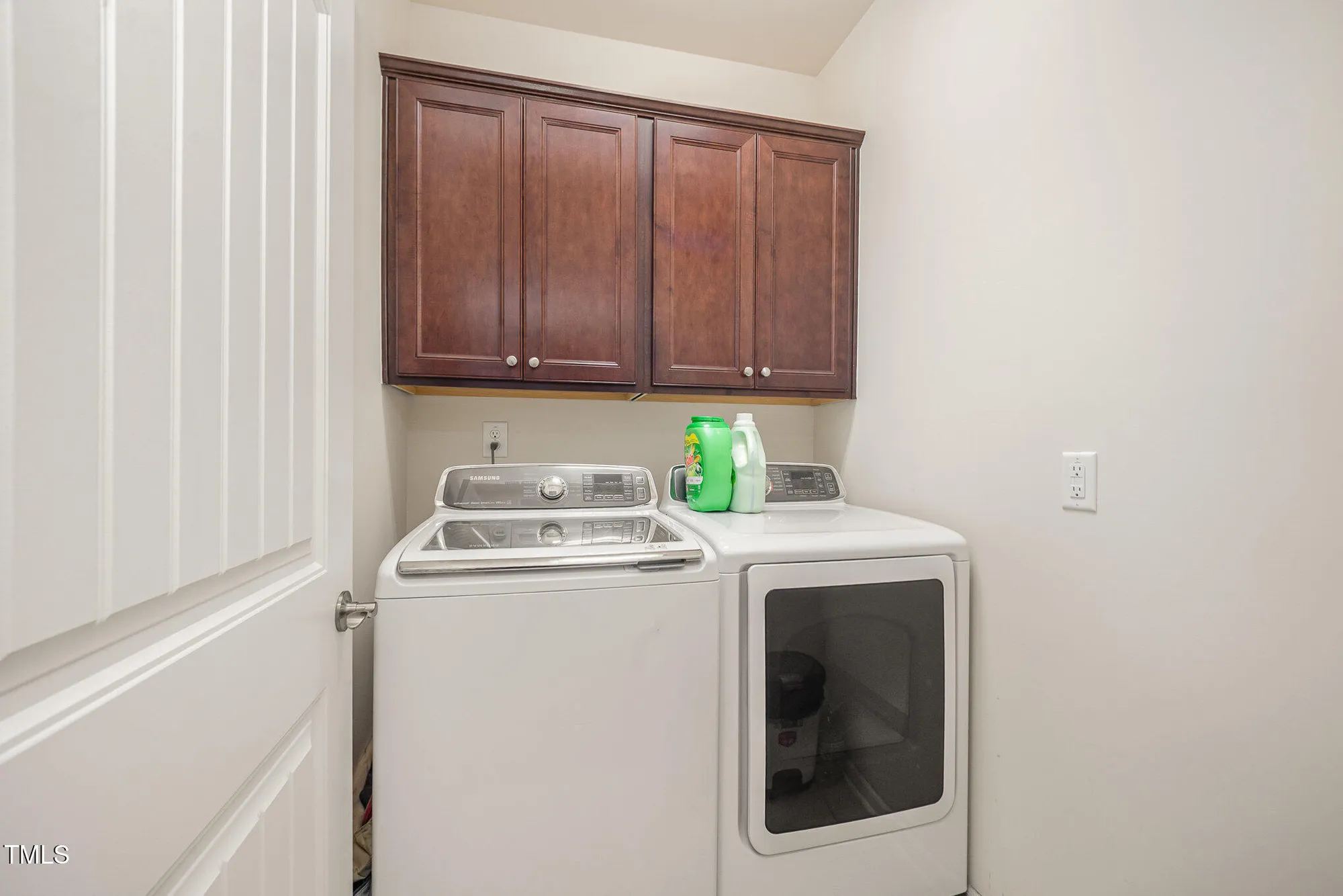 Property Slideshow image 22 of 35 | 1204 e rosedale creek dr, Durham, NC, 27703