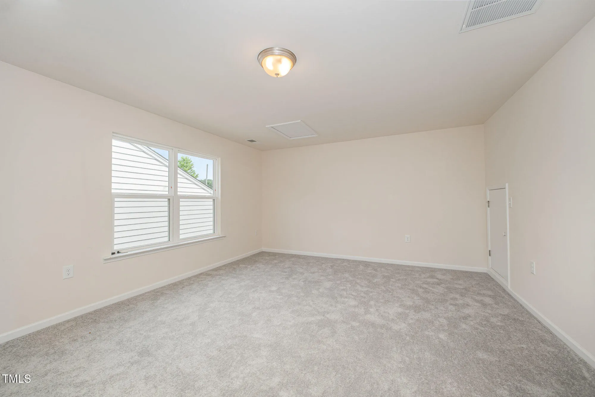 Property Slideshow image 21 of 35 | 1204 e rosedale creek dr, Durham, NC, 27703