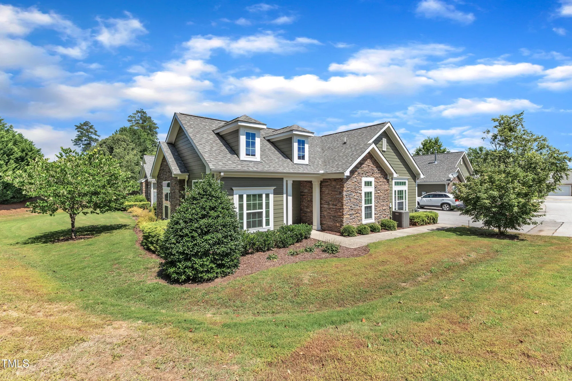 Property Slideshow image 4 of 42 | 936 blue bird ln, Wake Forest, NC, 27587