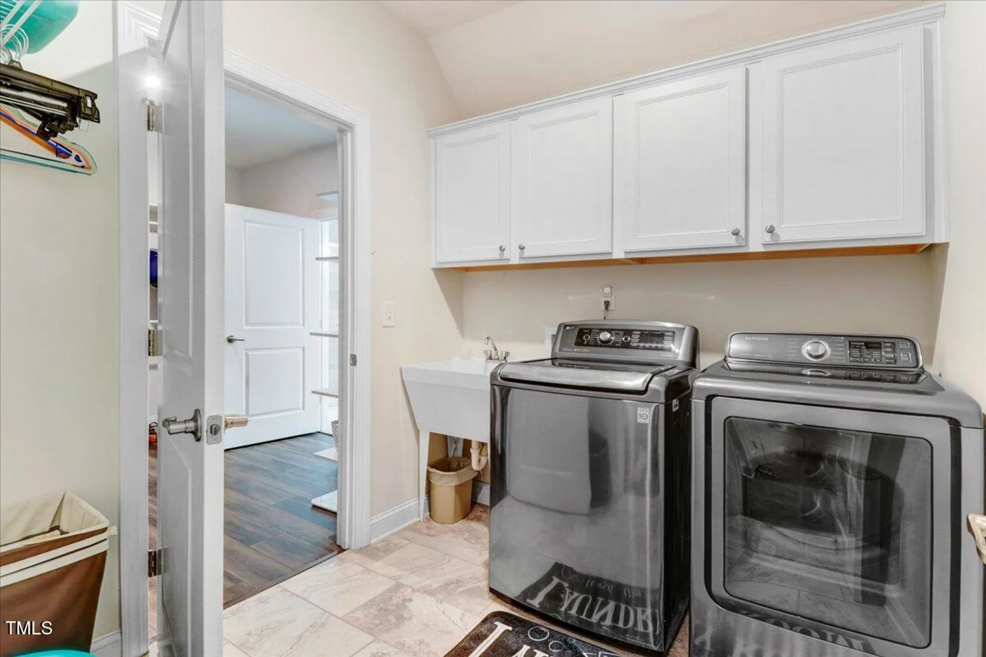 Property Slideshow image 19 of 33 | 100 ivory ln, Raleigh, NC, 27610