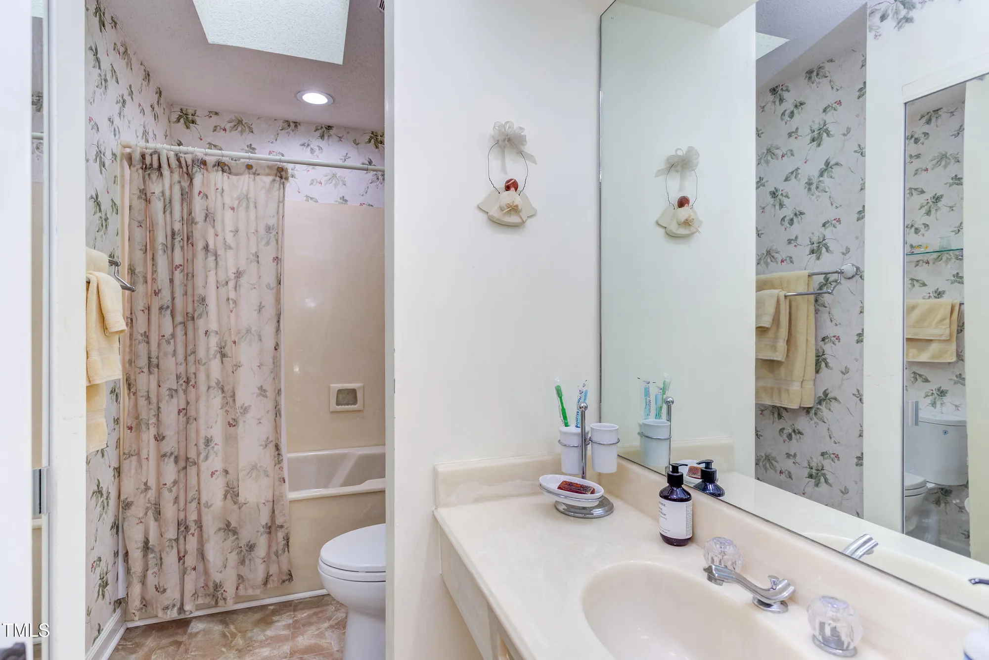 Property Slideshow image 21 of 37 | 309 fearrington post, Pittsboro, NC, 27312