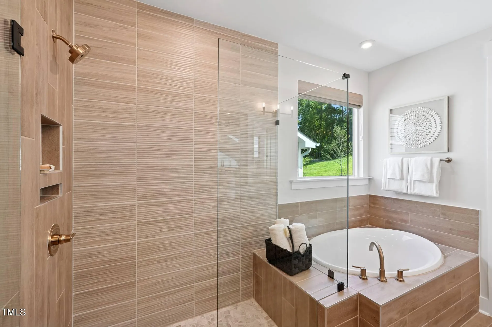 Property Slideshow image 13 of 39 | 14 shady creek way, Fuquay Varina, NC, 27526