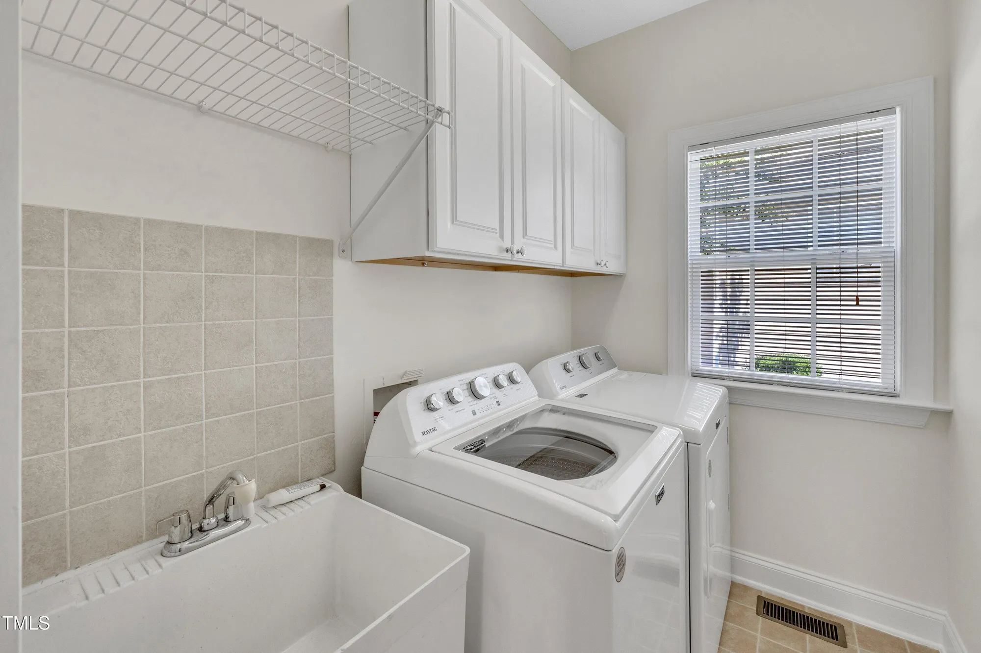 Property Slideshow image 14 of 36 | 105 rockport ridge way, Cary, NC, 27519