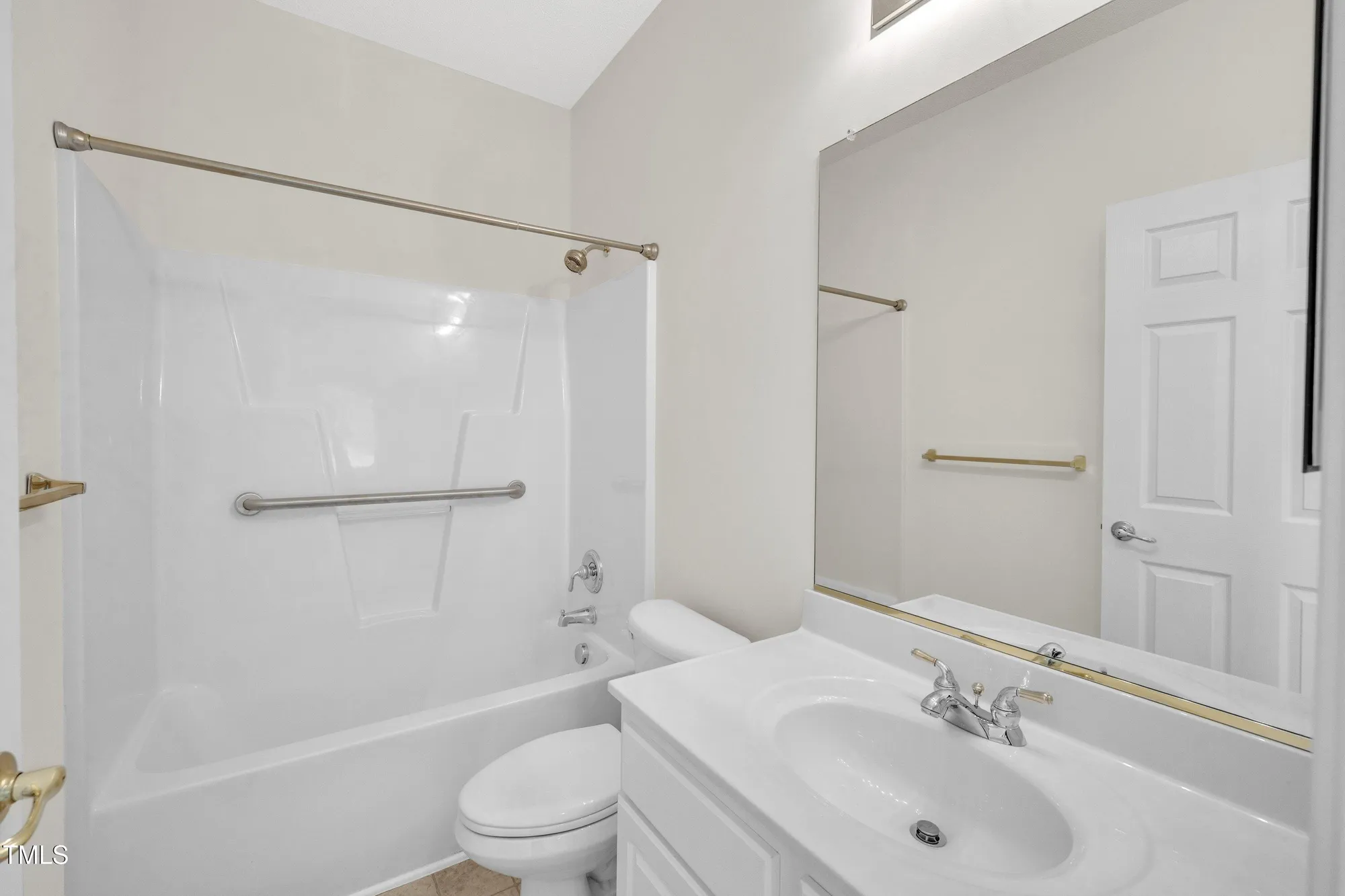 Property Slideshow image 15 of 36 | 105 rockport ridge way, Cary, NC, 27519