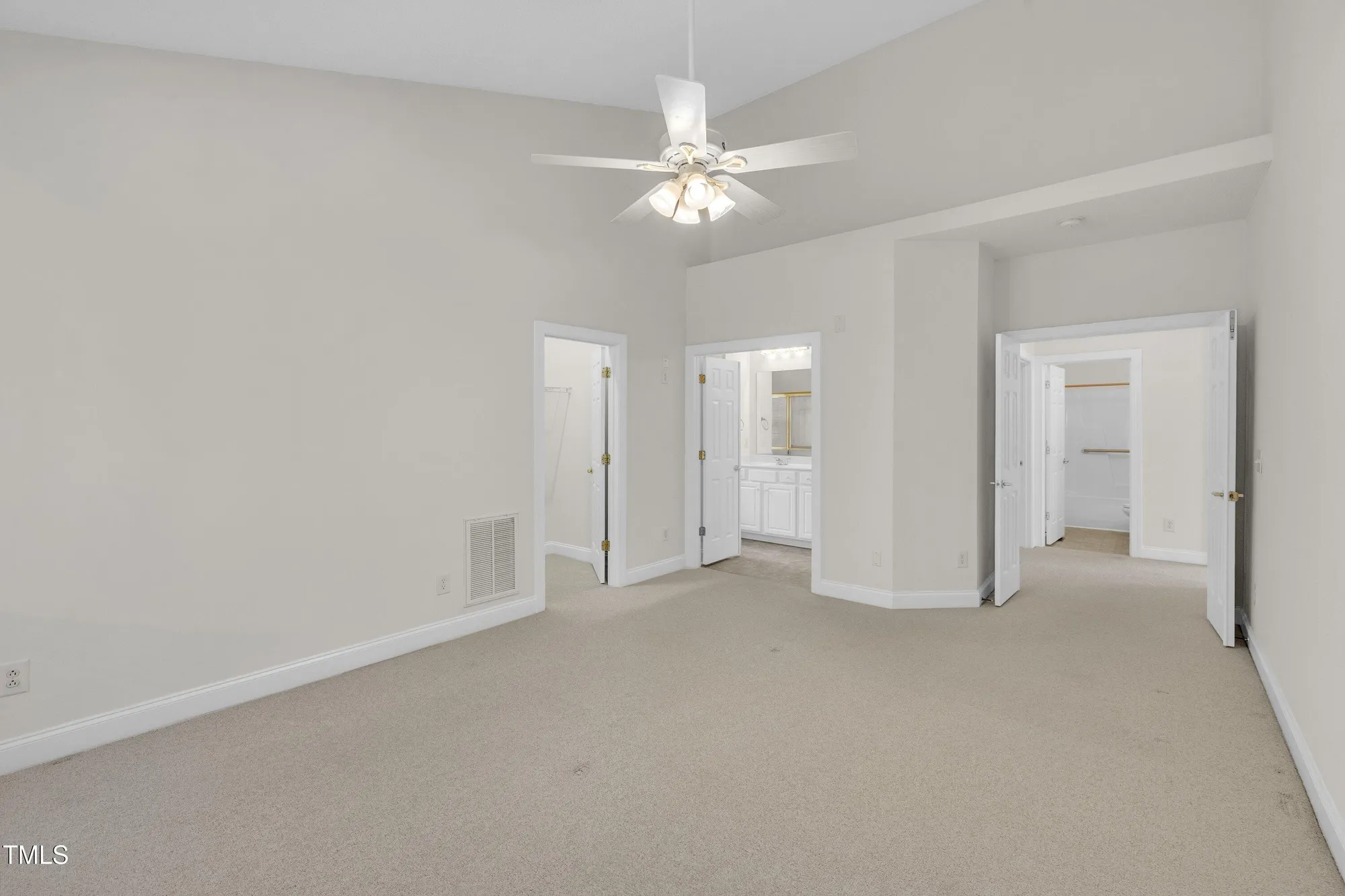 Property Slideshow image 18 of 36 | 105 rockport ridge way, Cary, NC, 27519