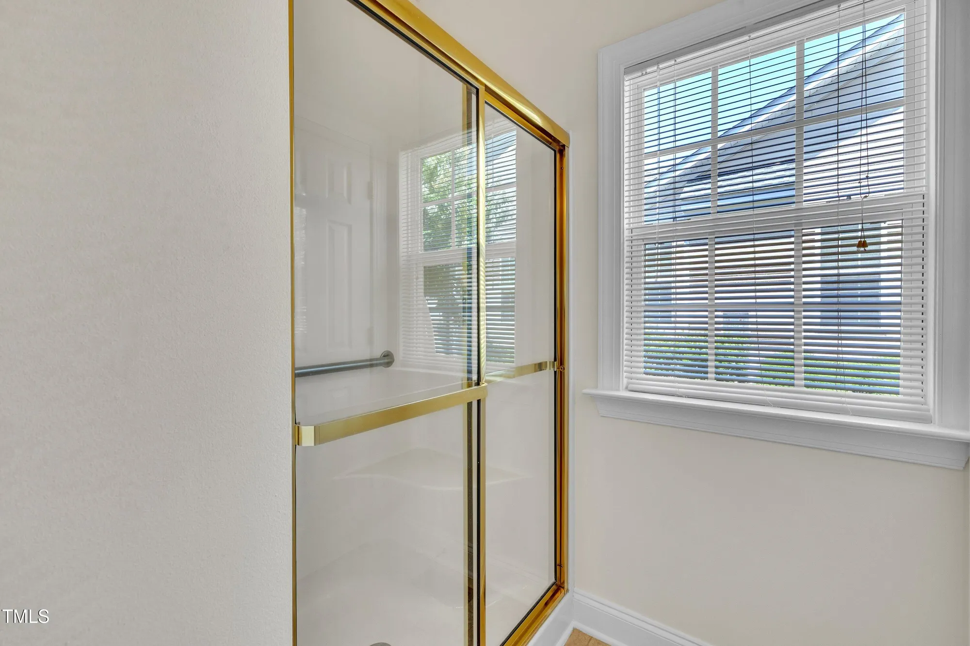 Property Slideshow image 22 of 36 | 105 rockport ridge way, Cary, NC, 27519