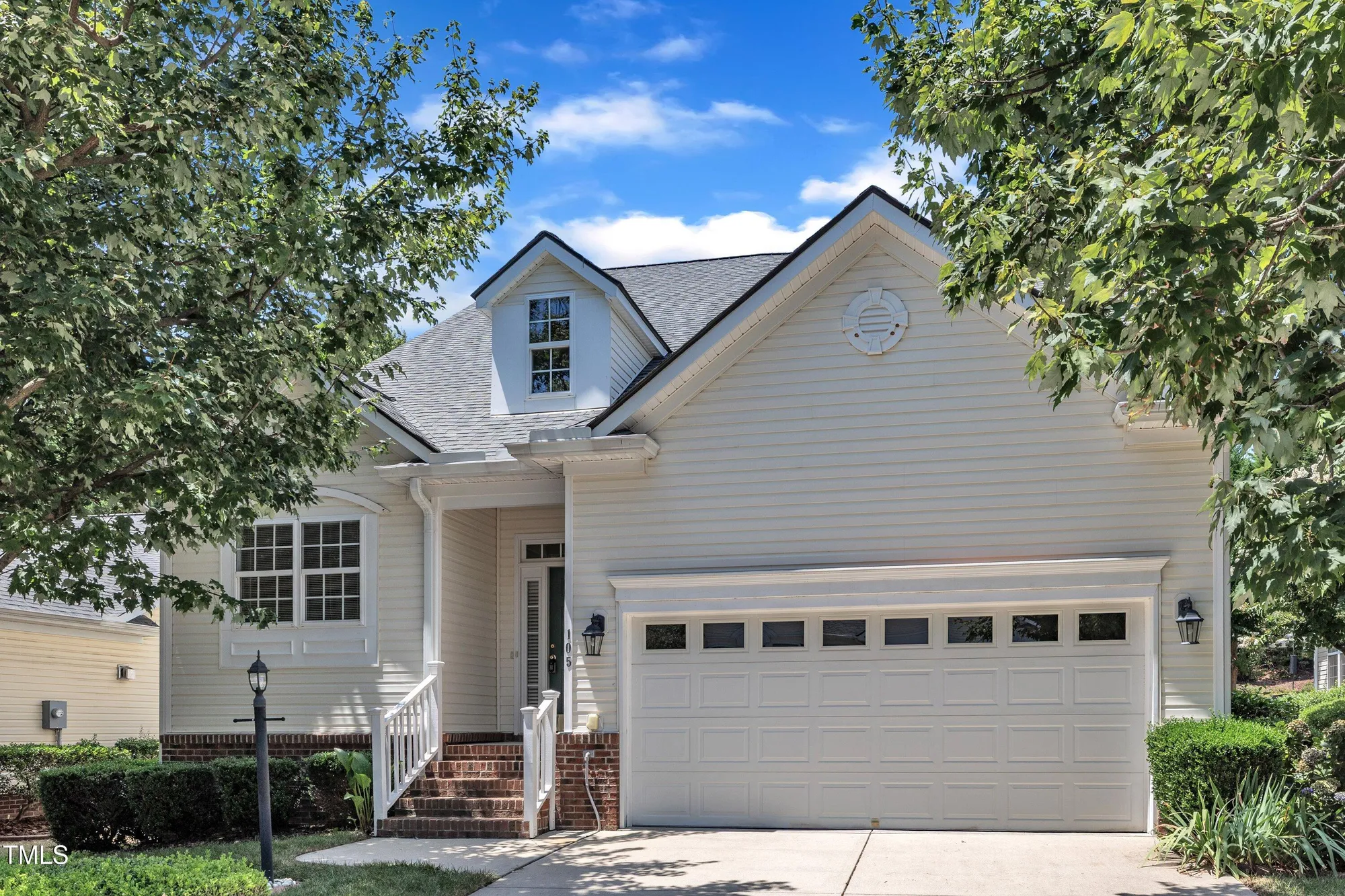 Property Slideshow image 1 of 36 | 105 rockport ridge way, Cary, NC, 27519