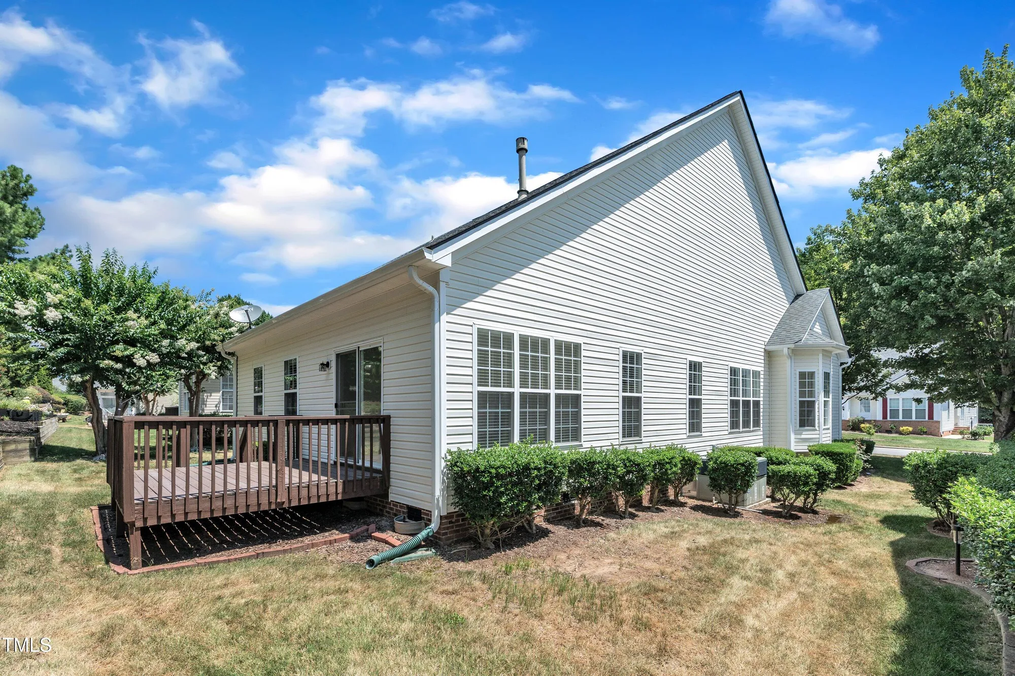 Property Slideshow image 25 of 36 | 105 rockport ridge way, Cary, NC, 27519