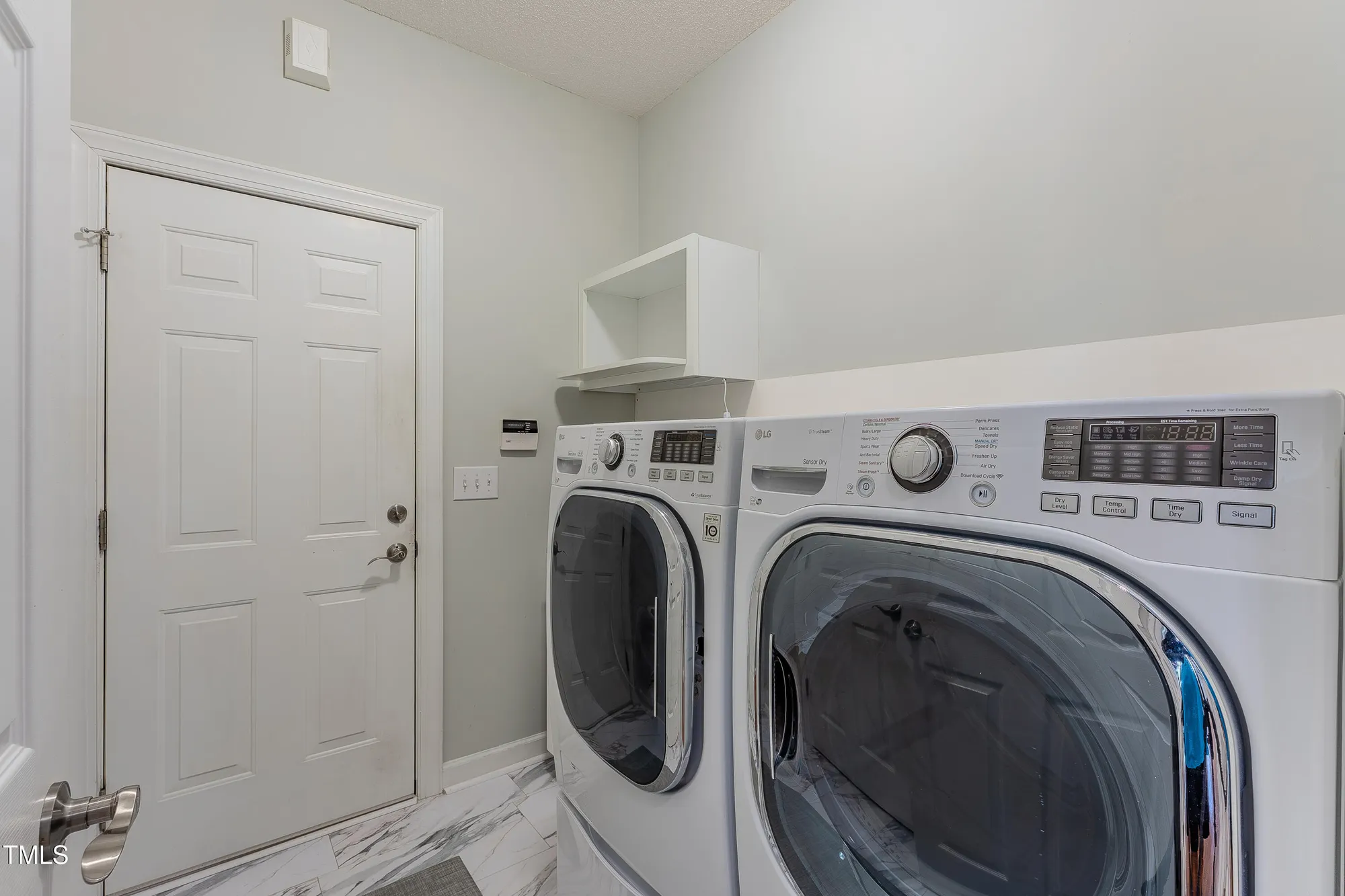 Property Slideshow image 16 of 22 | 101 crystal brook ln, Cary, NC, 27519