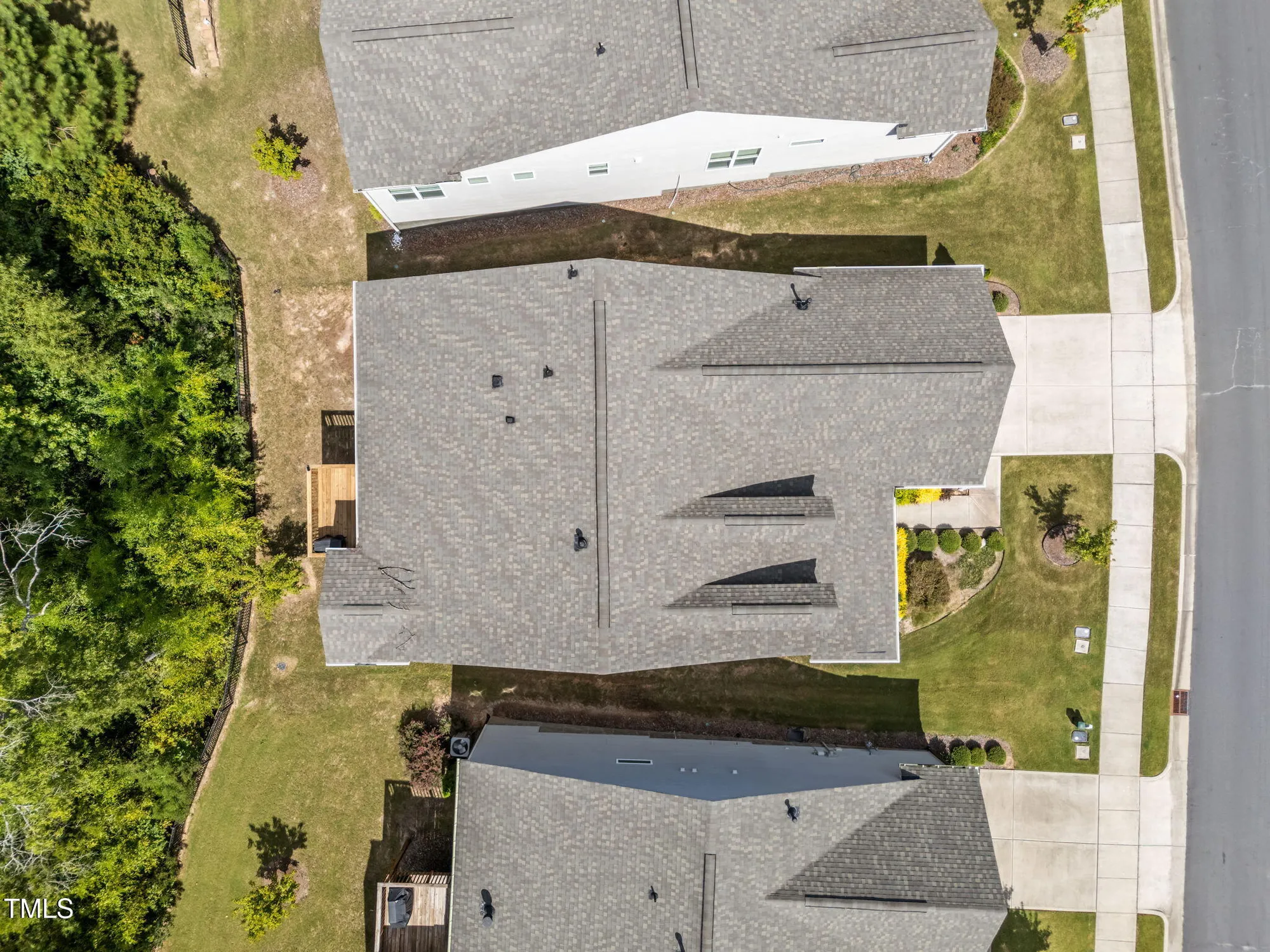 Property Slideshow image 34 of 54 | 2212 bloomsbury manor dr, Durham, NC, 27703