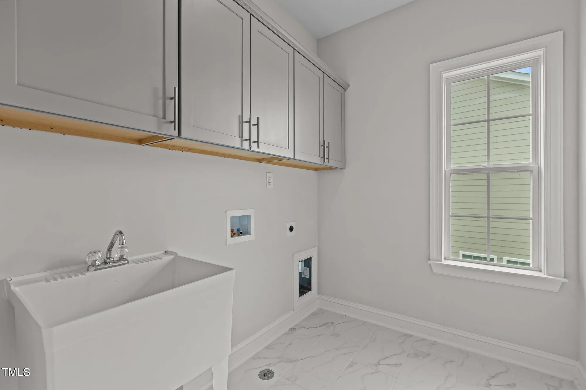 Property Slideshow image 34 of 70 | 3020 mavisbank cir, Apex, NC, 27502