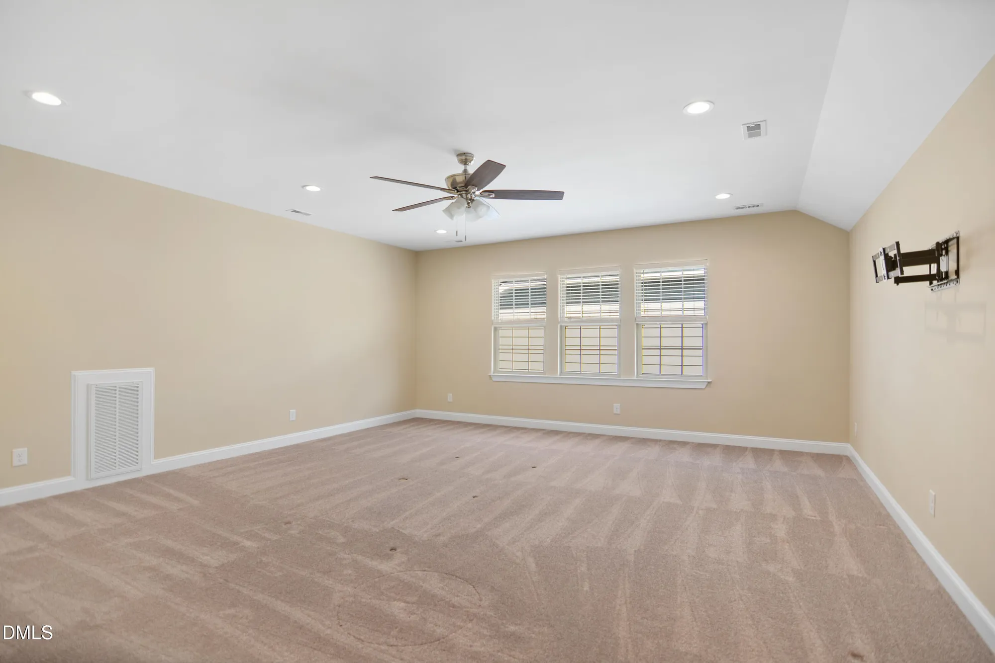 Property Slideshow image 20 of 30 | 3112 mavisbank cir, Apex, NC, 27502