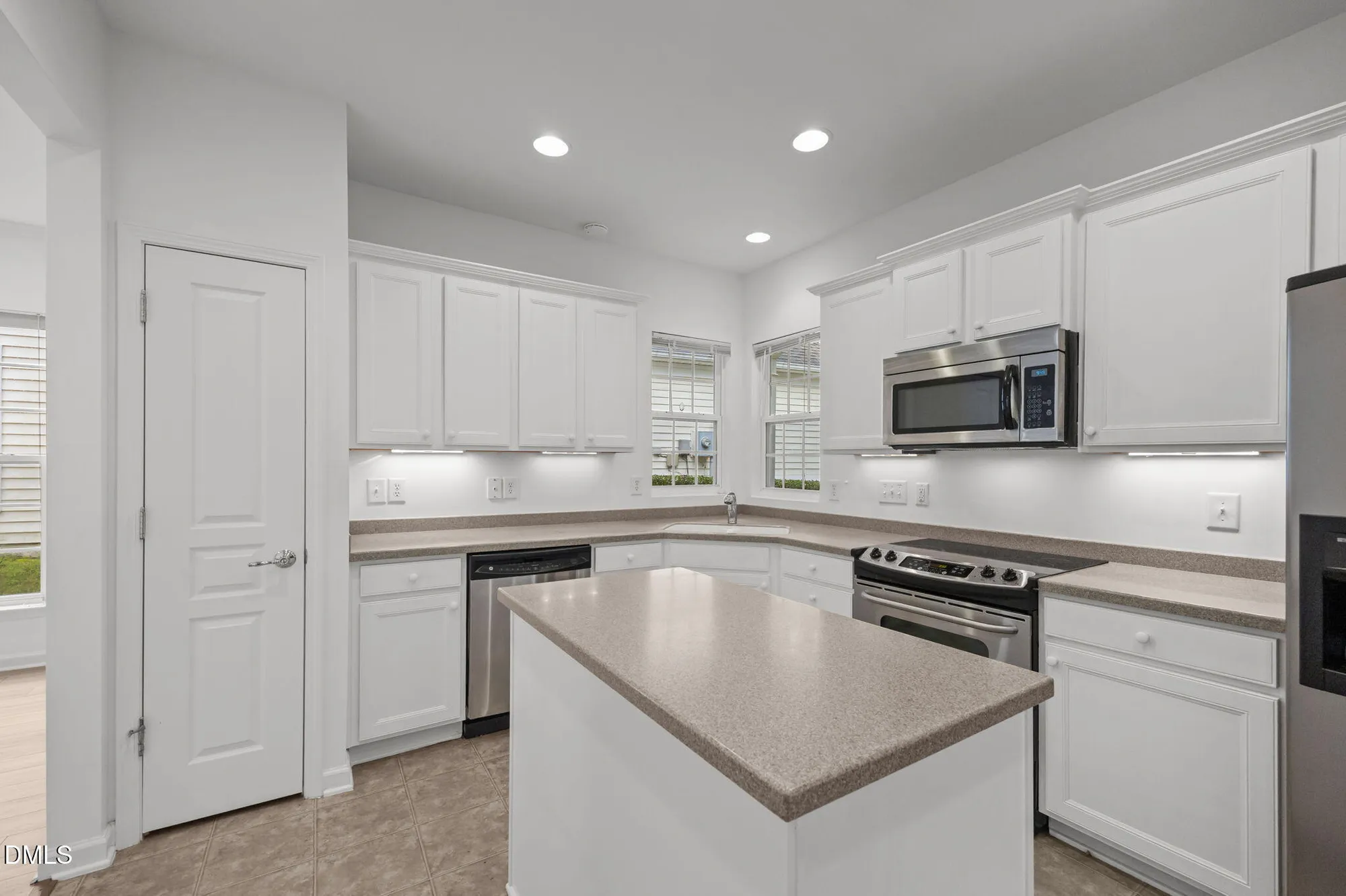 Property Slideshow image 14 of 30 | 306 fenmore pl, Cary, NC, 27519