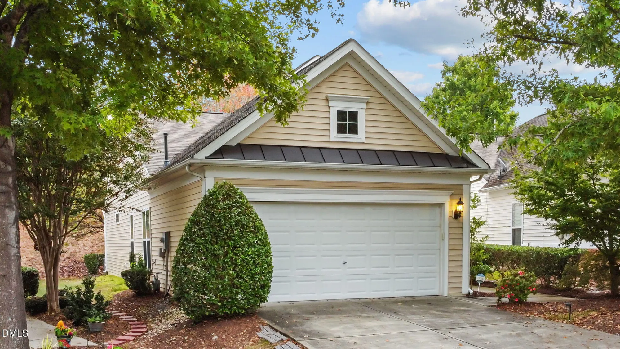 Property Slideshow image 4 of 30 | 306 fenmore pl, Cary, NC, 27519