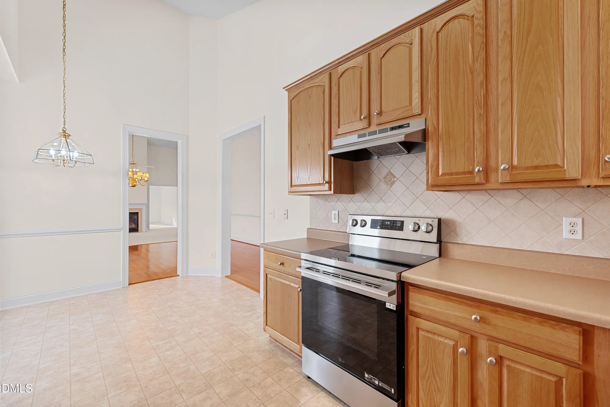 Property Slideshow image 9 of 36 | 105 rockport ridge way, Cary, NC, 27519