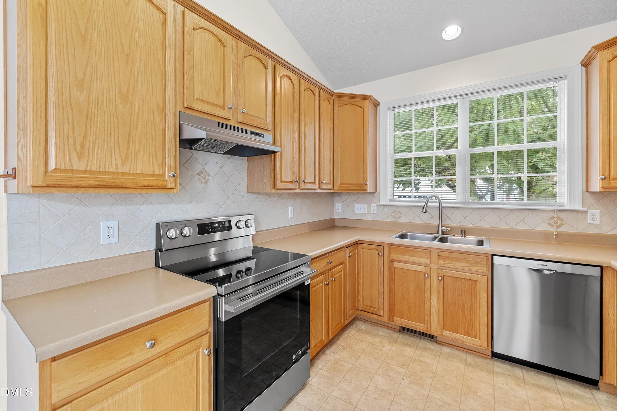 Property Slideshow image 6 of 36 | 105 rockport ridge way, Cary, NC, 27519