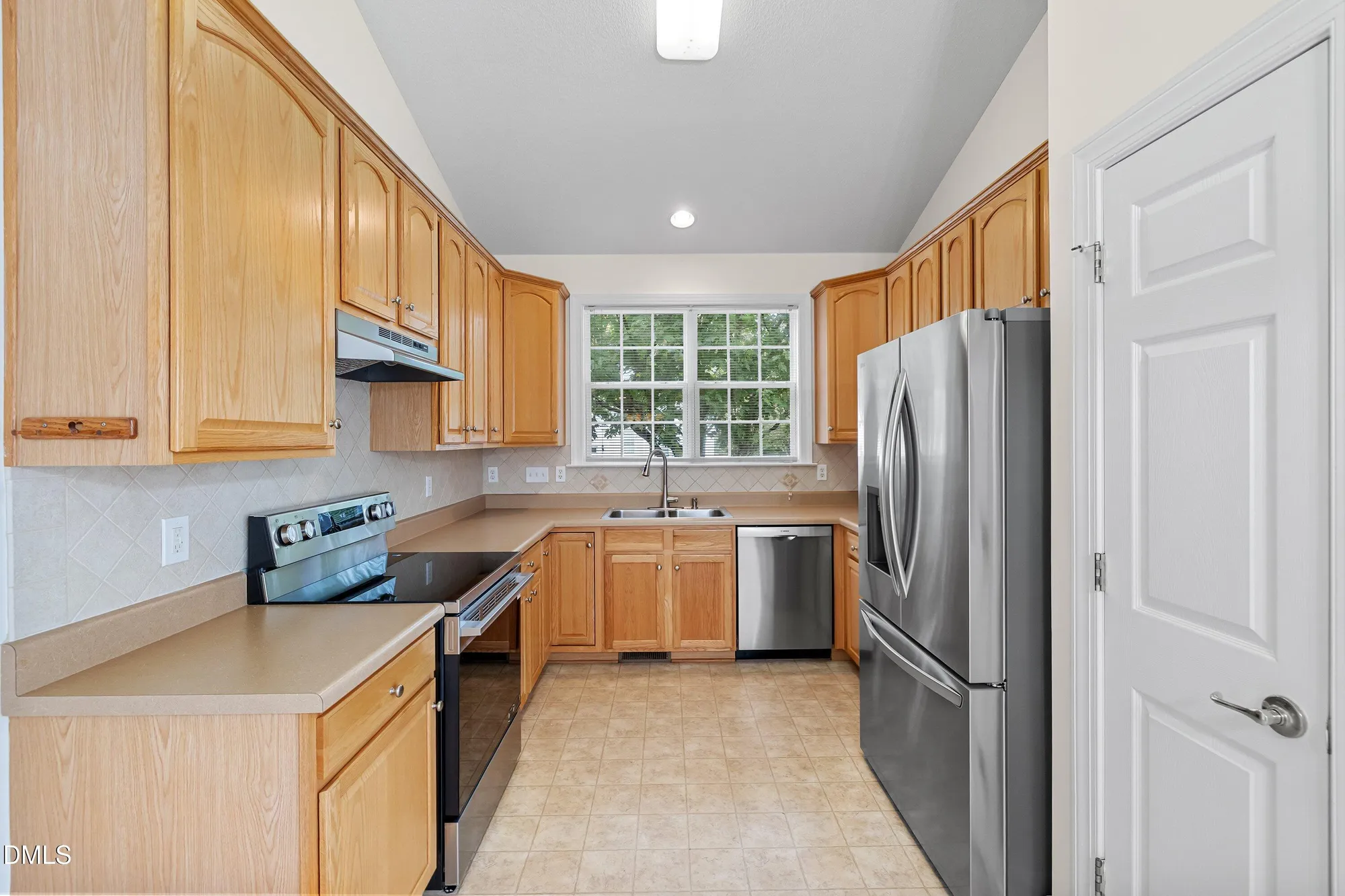 Property Slideshow image 5 of 36 | 105 rockport ridge way, Cary, NC, 27519