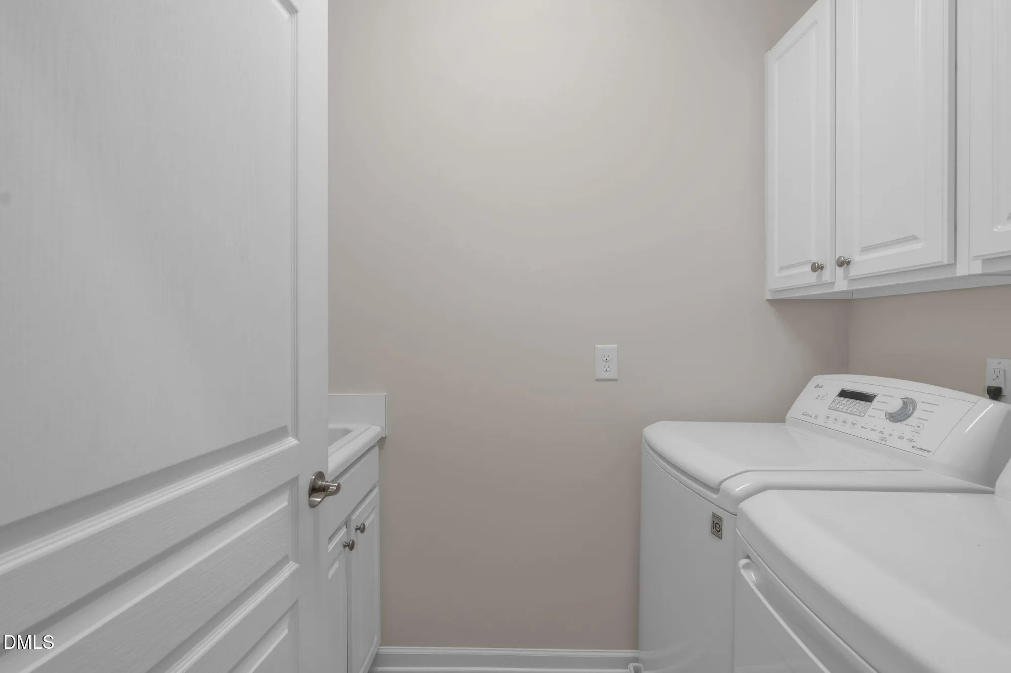 Property Slideshow image 33 of 65 | 823 blackfriars loop, Cary, NC, 27519