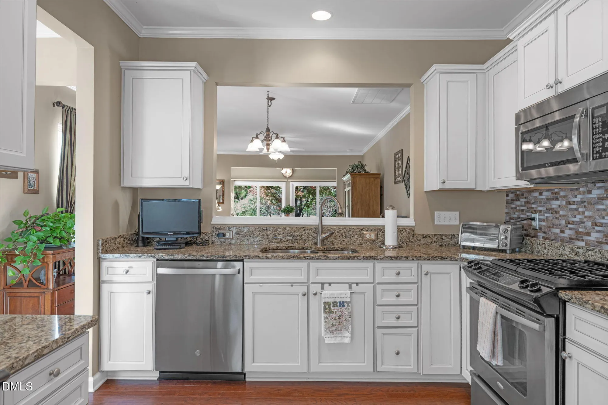 Property Slideshow image 13 of 41 | 335 bickerton ct, Cary, NC, 27519